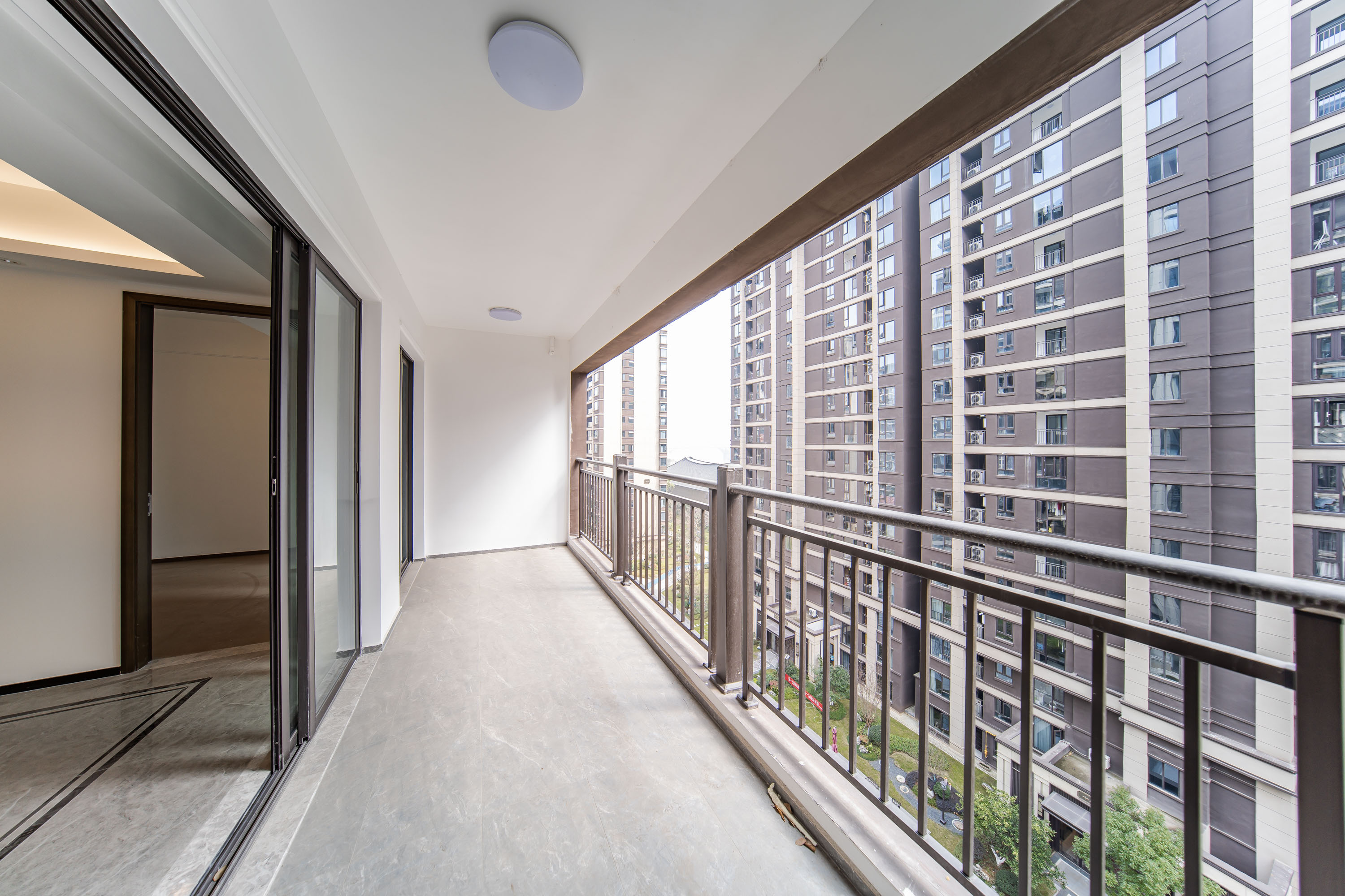 建发电建江山悦  4室2厅2卫   229.80万阳台