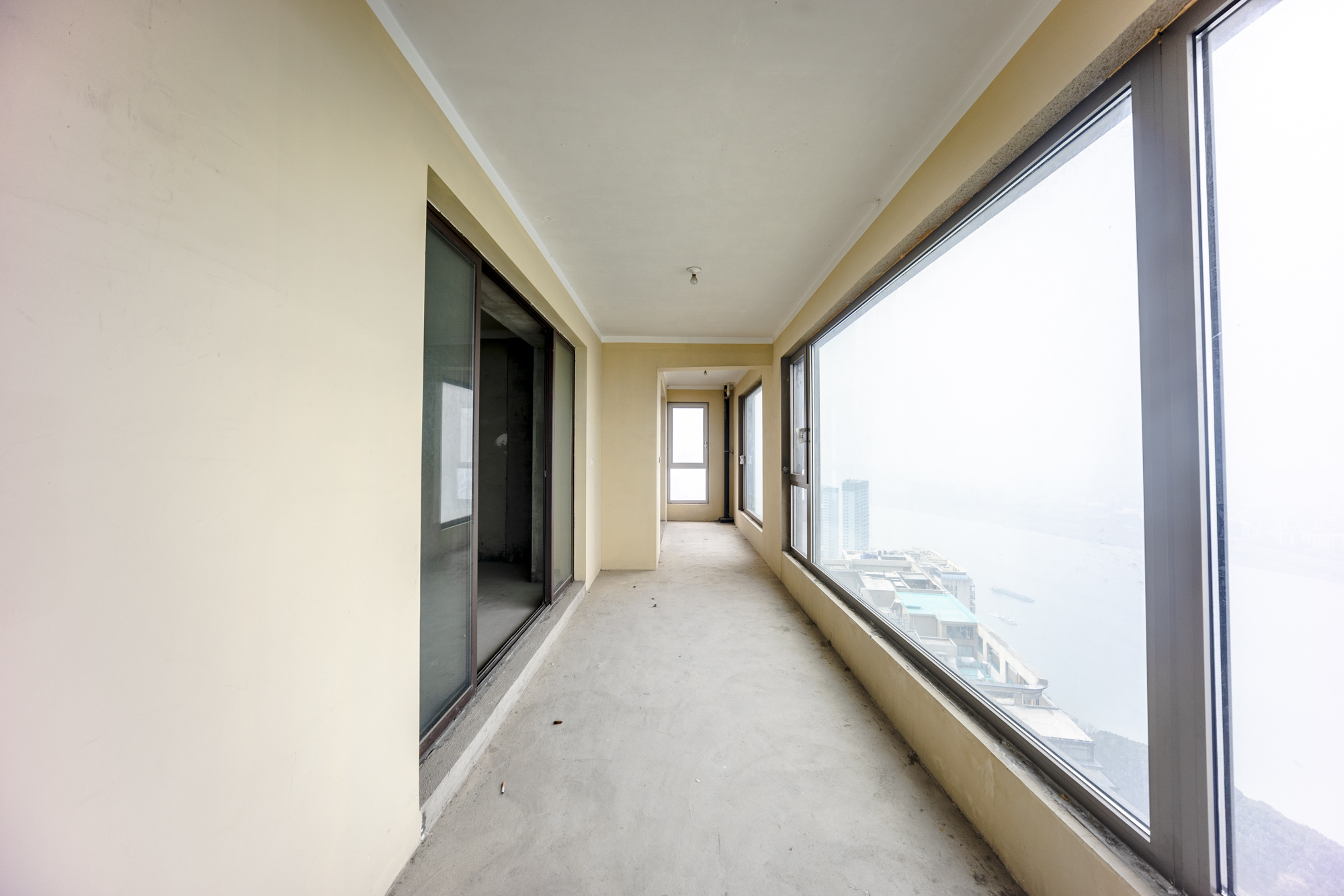 中建江山壹号  4室2厅3卫   650.00万其他