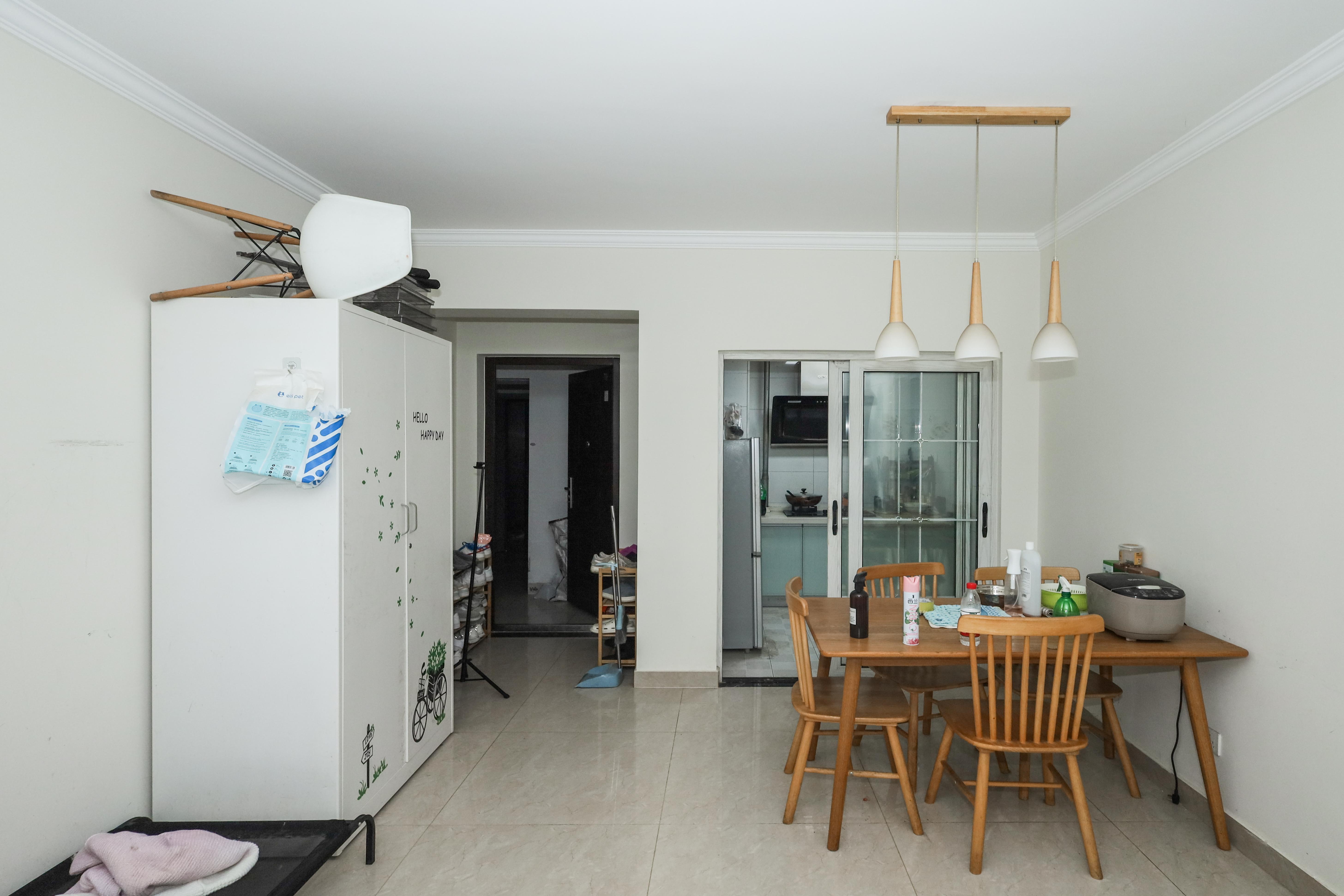 梅溪湖合能璞丽  3室1厅2卫    112.0万 梅溪湖合能璞丽  3室1厅2卫    112.0万客厅