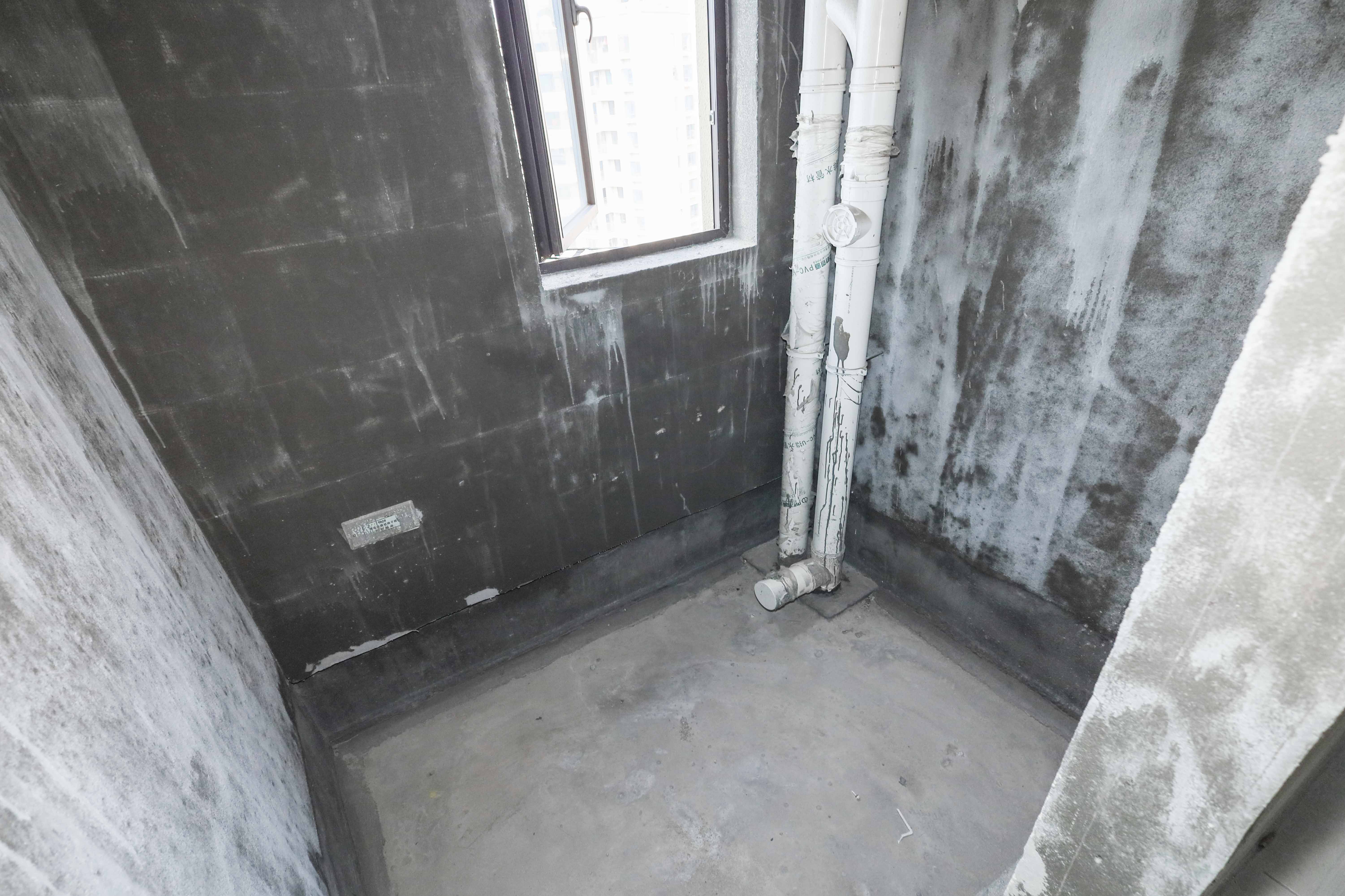 中国铁建梅溪青秀三期  4室2厅2卫   242.00万卫生间