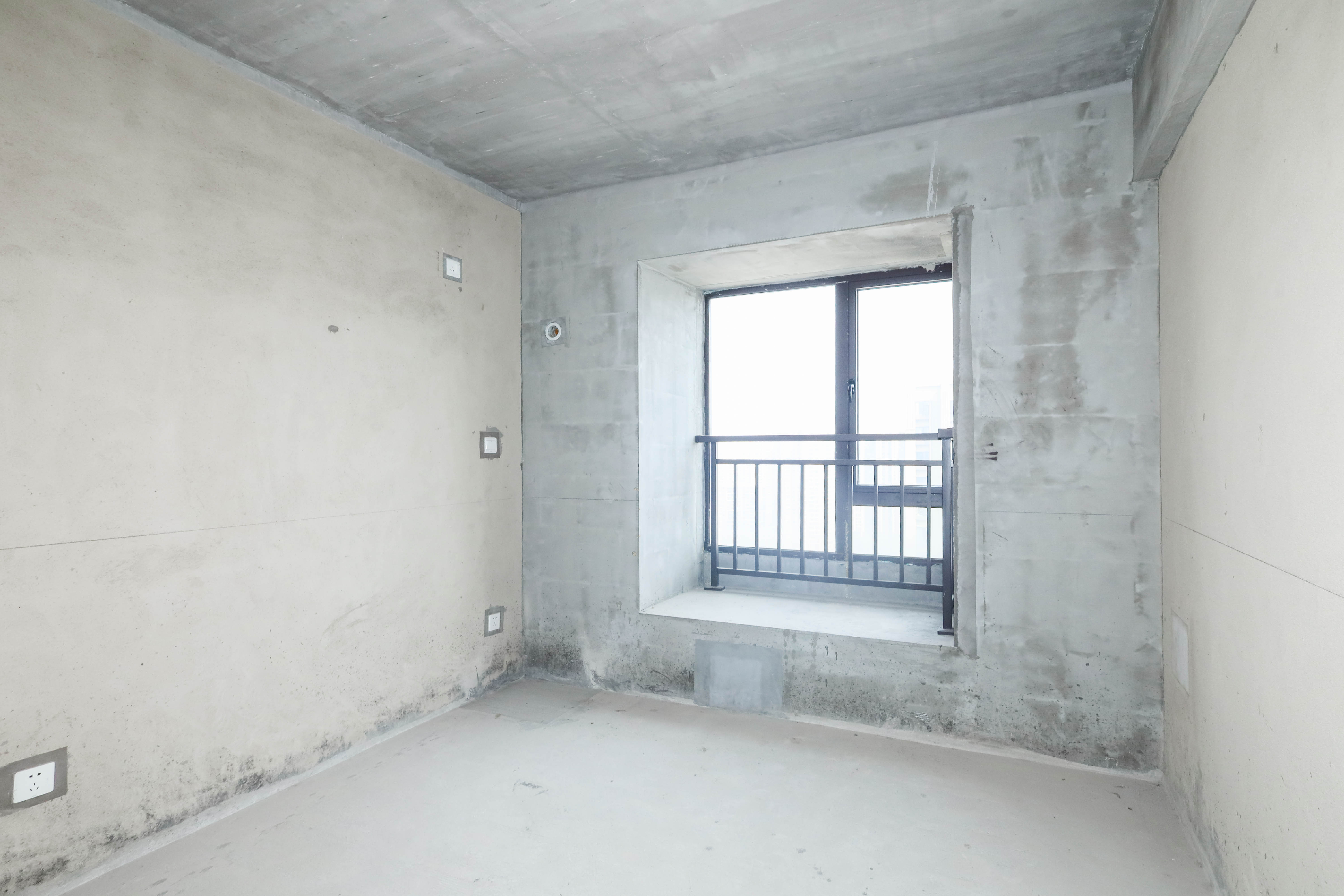 中国铁建梅溪青秀三期  4室2厅2卫   242.00万卧室