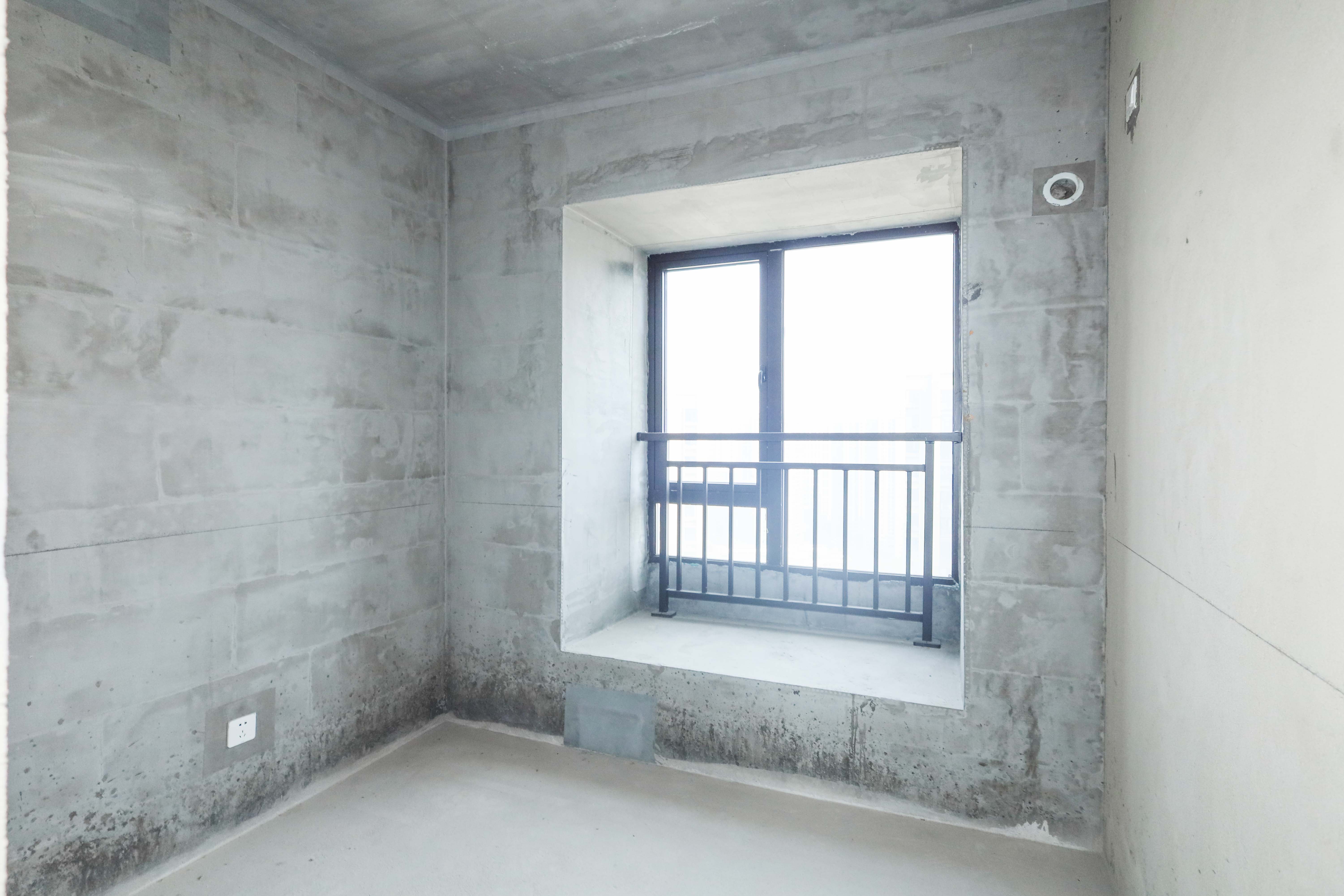 中国铁建梅溪青秀三期  4室2厅2卫   242.00万卧室