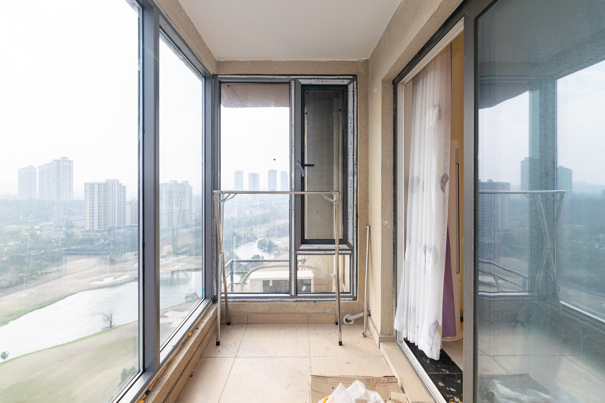 碧桂园高尔夫花园  3室2厅1卫    69.8万 碧桂园高尔夫花园  3室2厅1卫    69.8万阳台