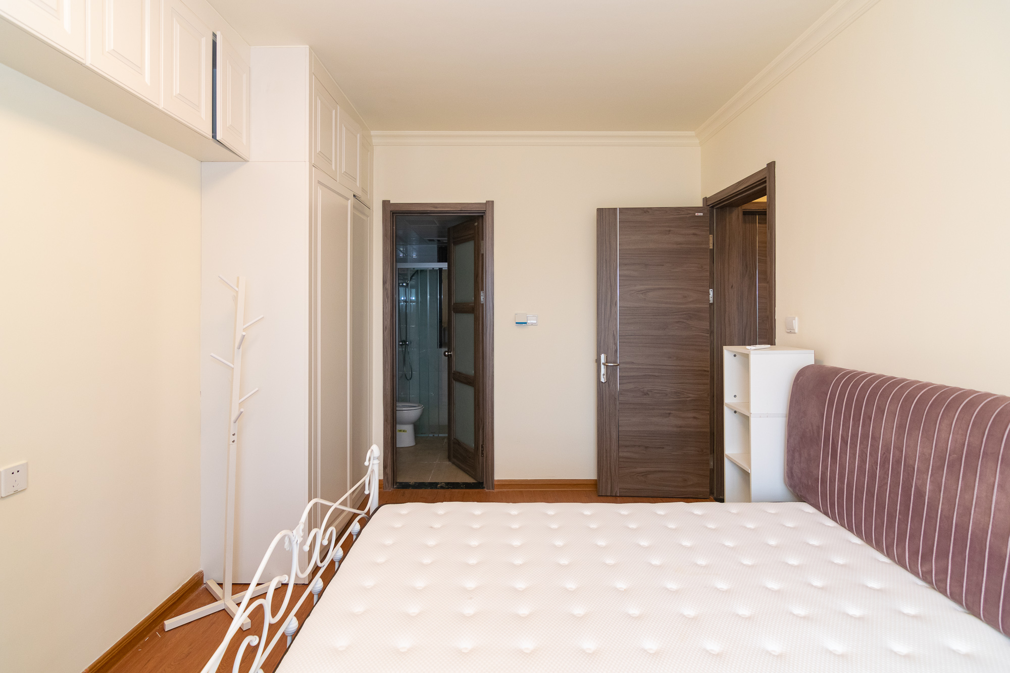 碧桂园高尔夫花园  3室2厅1卫    69.8万 碧桂园高尔夫花园  3室2厅1卫    69.8万卧室