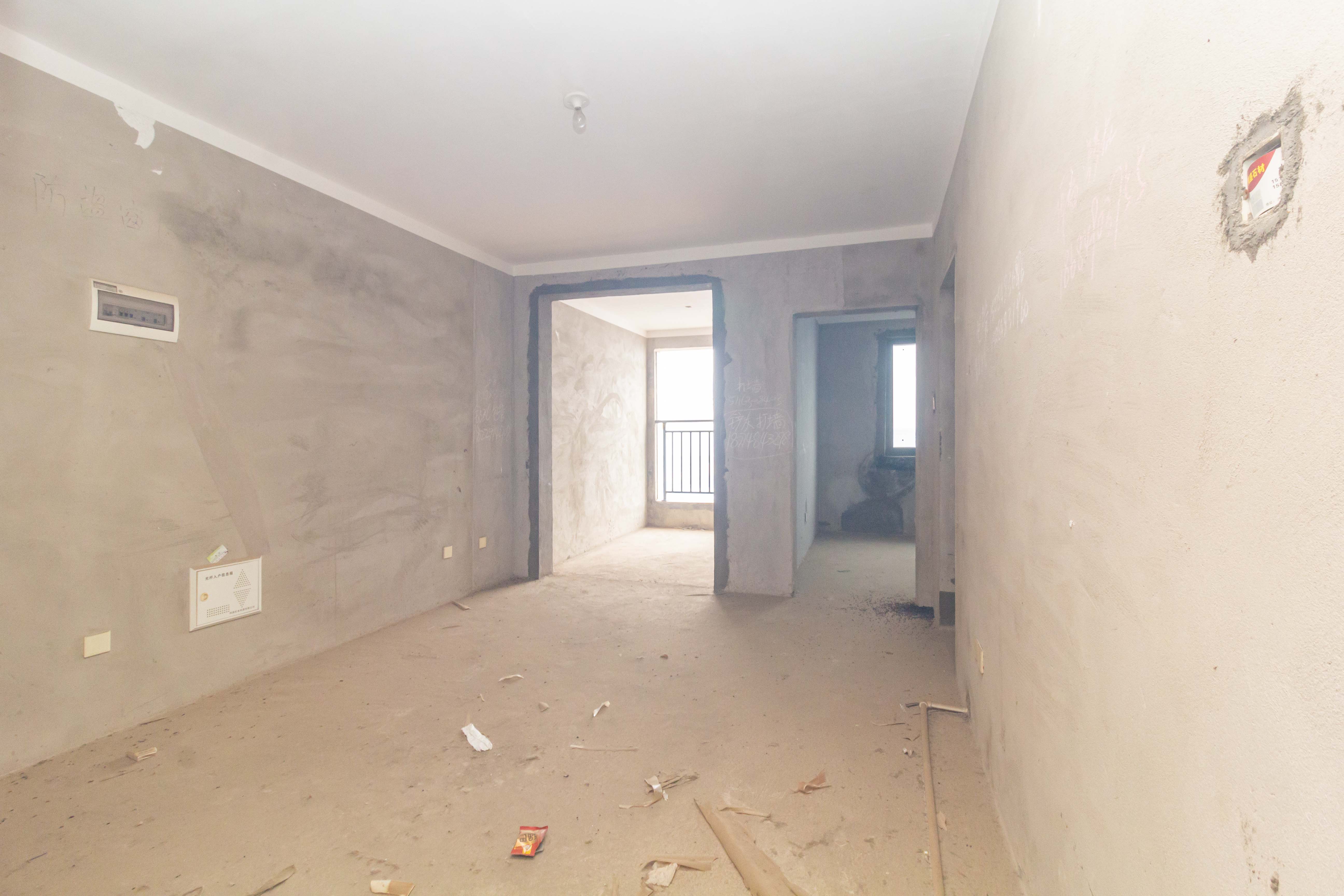 湘楚华庭 2室2厅1卫 33.96万 湘楚华庭 2室2厅1卫 33.96万客厅