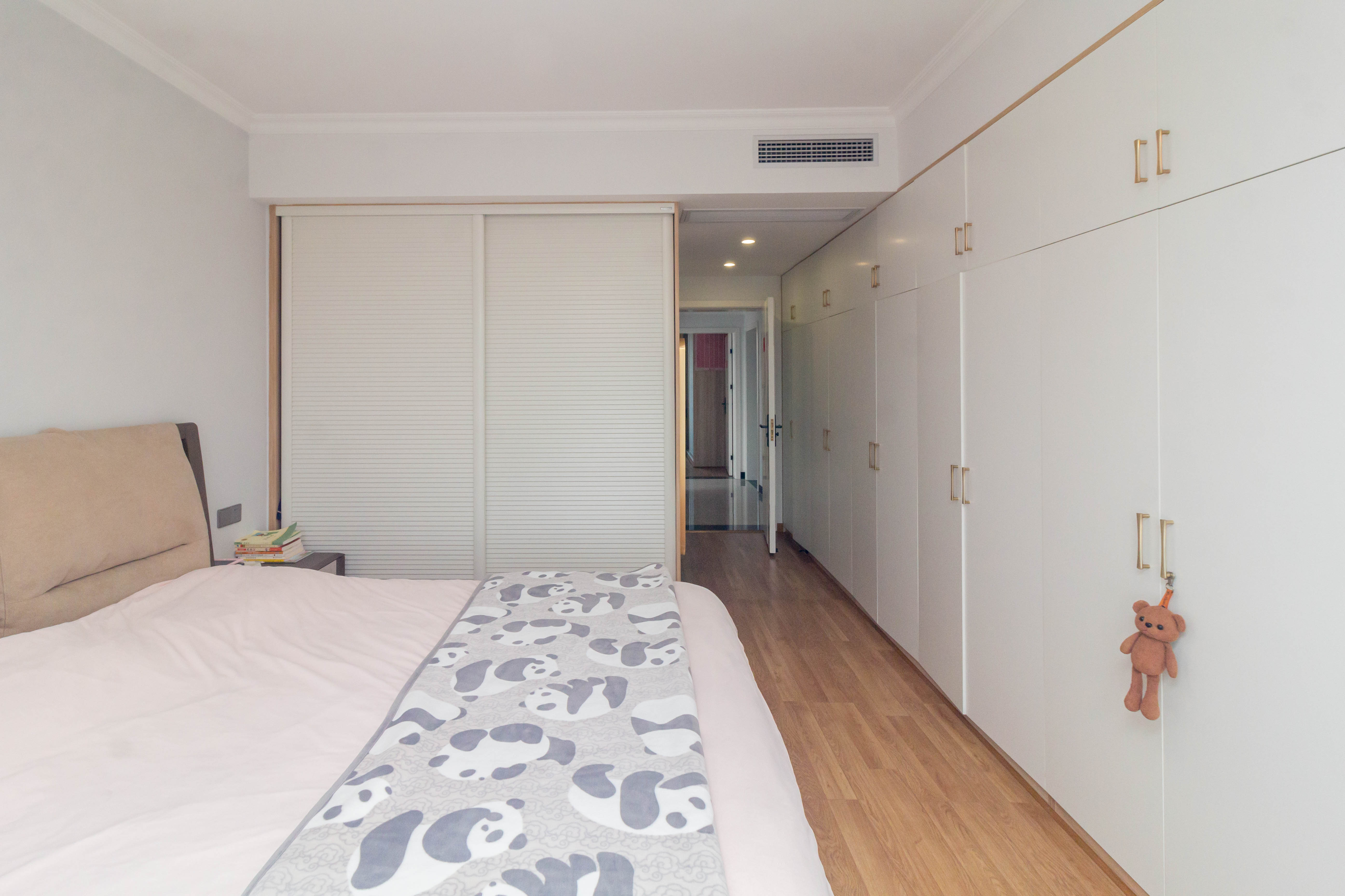 东方美地  3室2厅2卫    118.0万 东方美地  3室2厅2卫    118.0万卧室