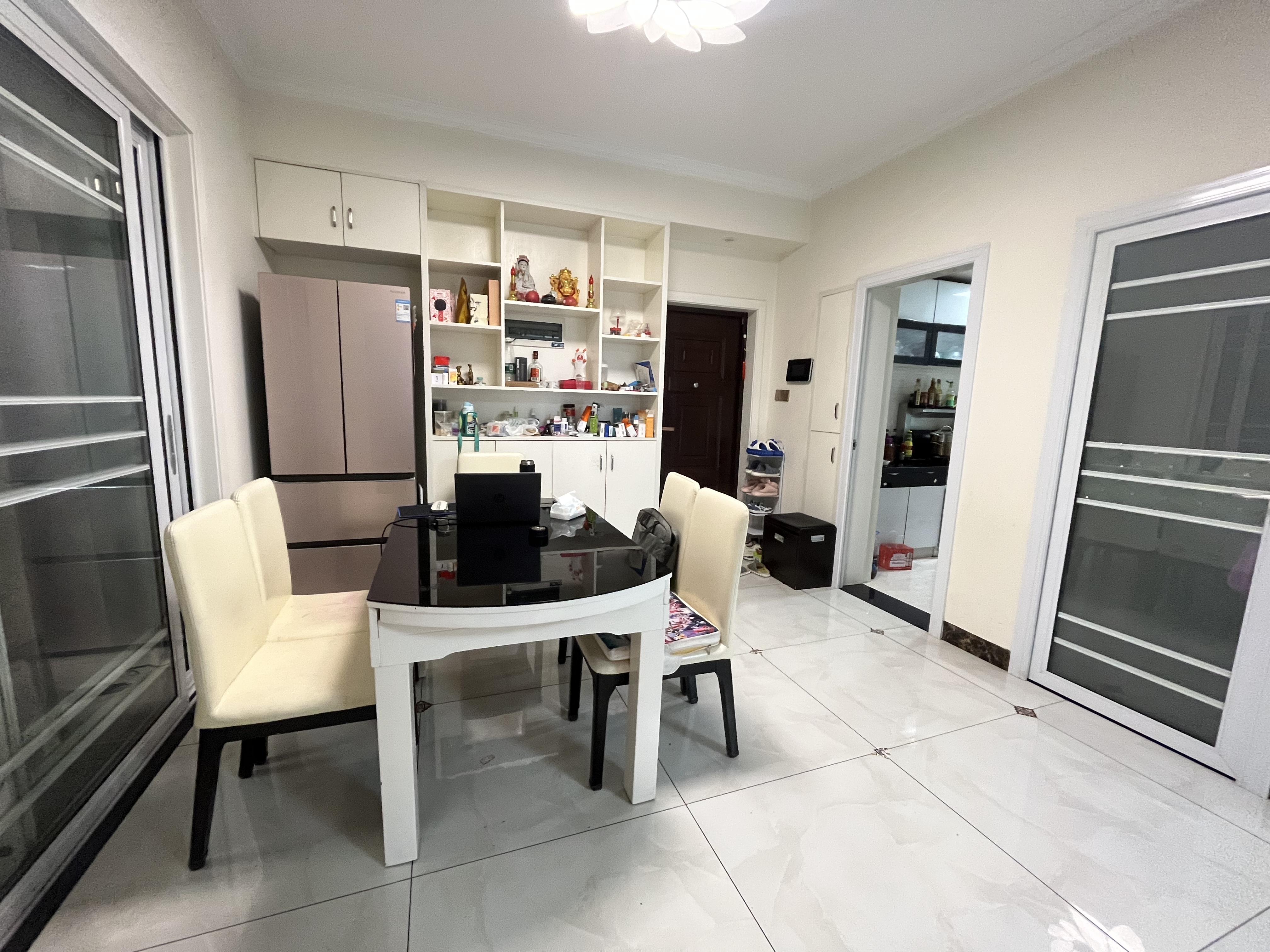 山水洲城华晨第一城 2室2厅1卫 52.8万 山水洲城华晨第一城 2室2厅1卫 52.8万室内图