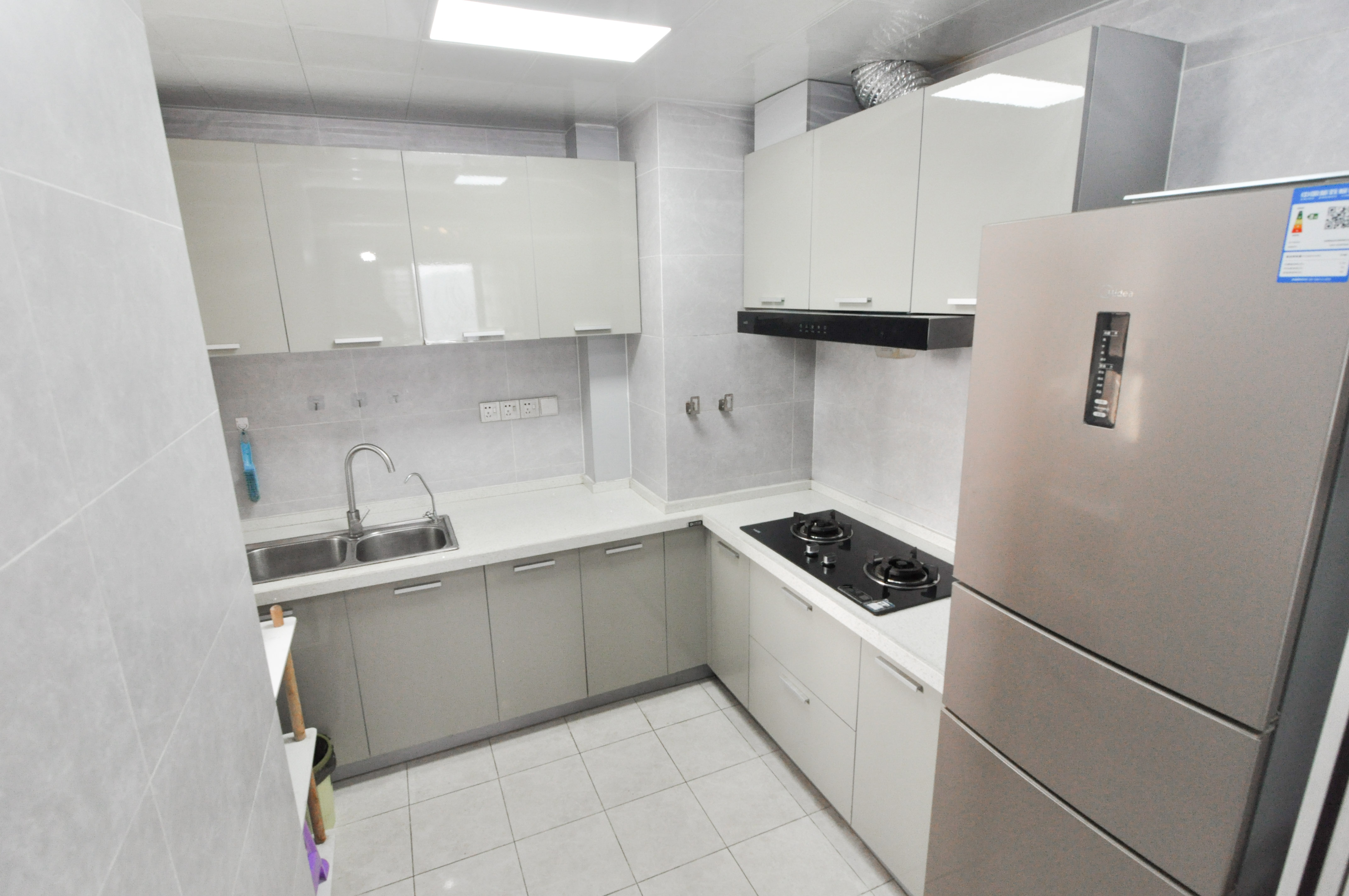 中建梅溪湖中心  3室2厅2卫    146.0万 中建梅溪湖中心  3室2厅2卫    146.0万厨房