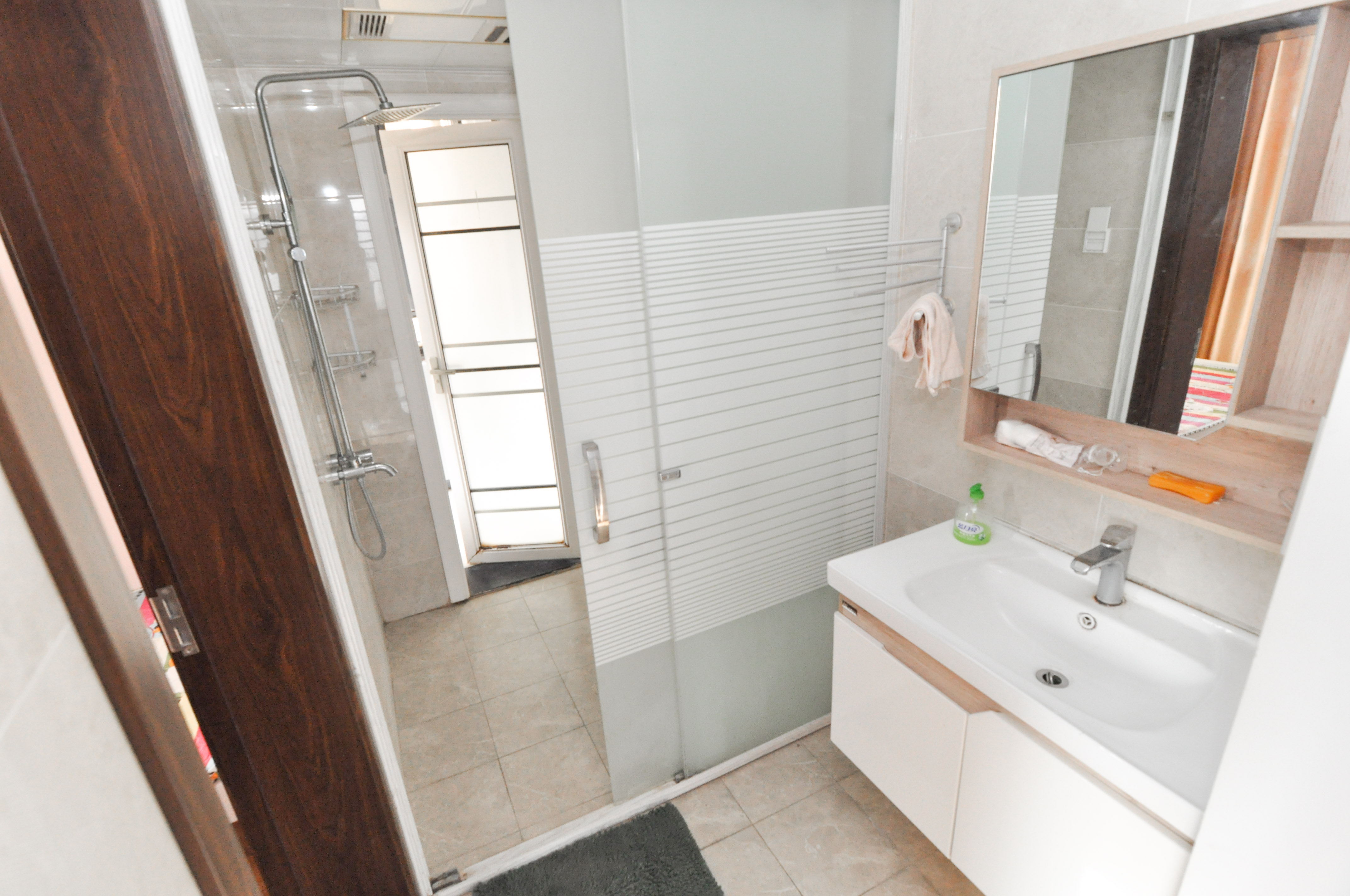 中建梅溪湖中心  3室2厅2卫    146.0万卧室