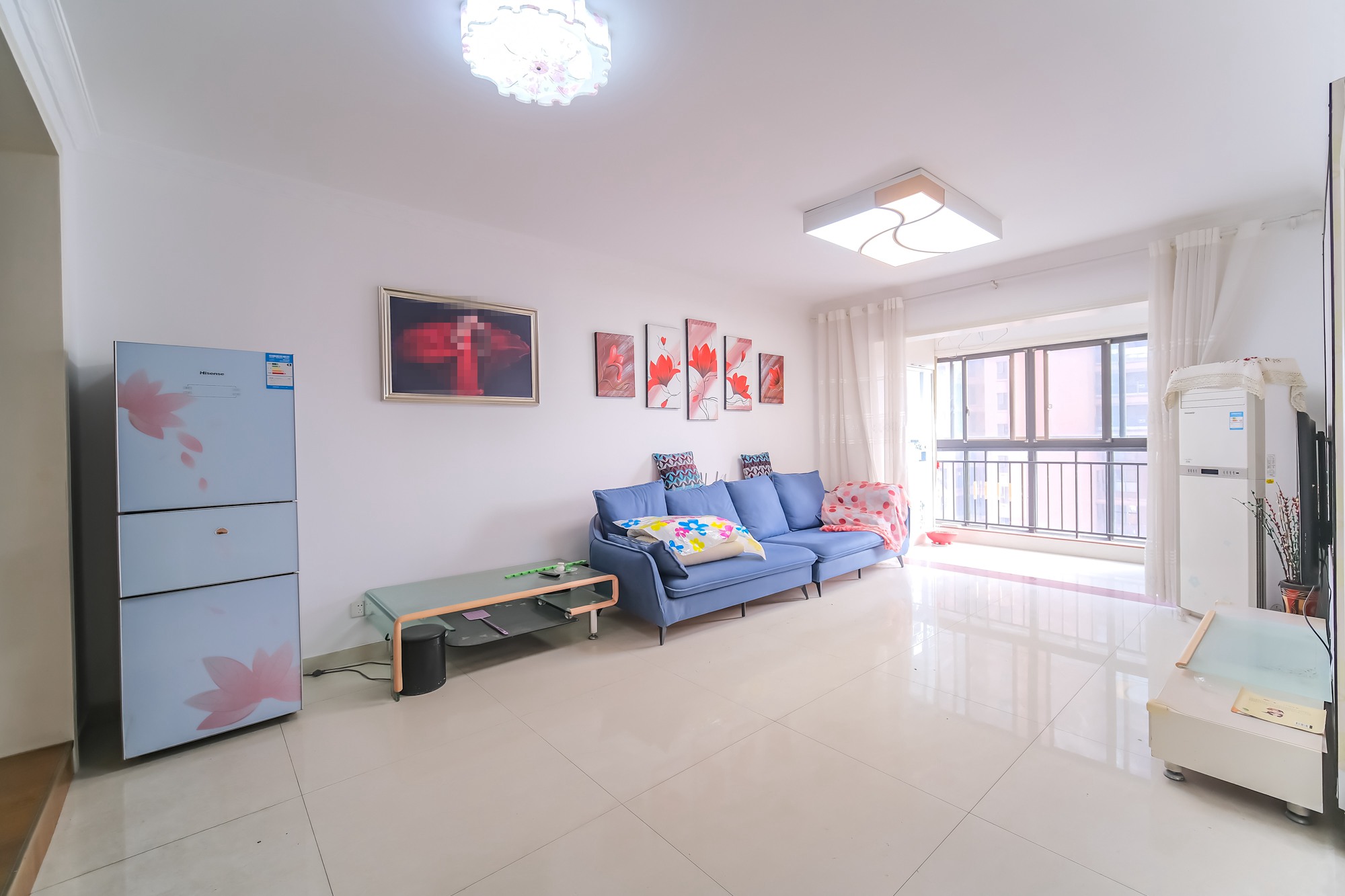 三一街区 3室2厅1卫 56.0万 三一街区 3室2厅1卫 56.0万客厅