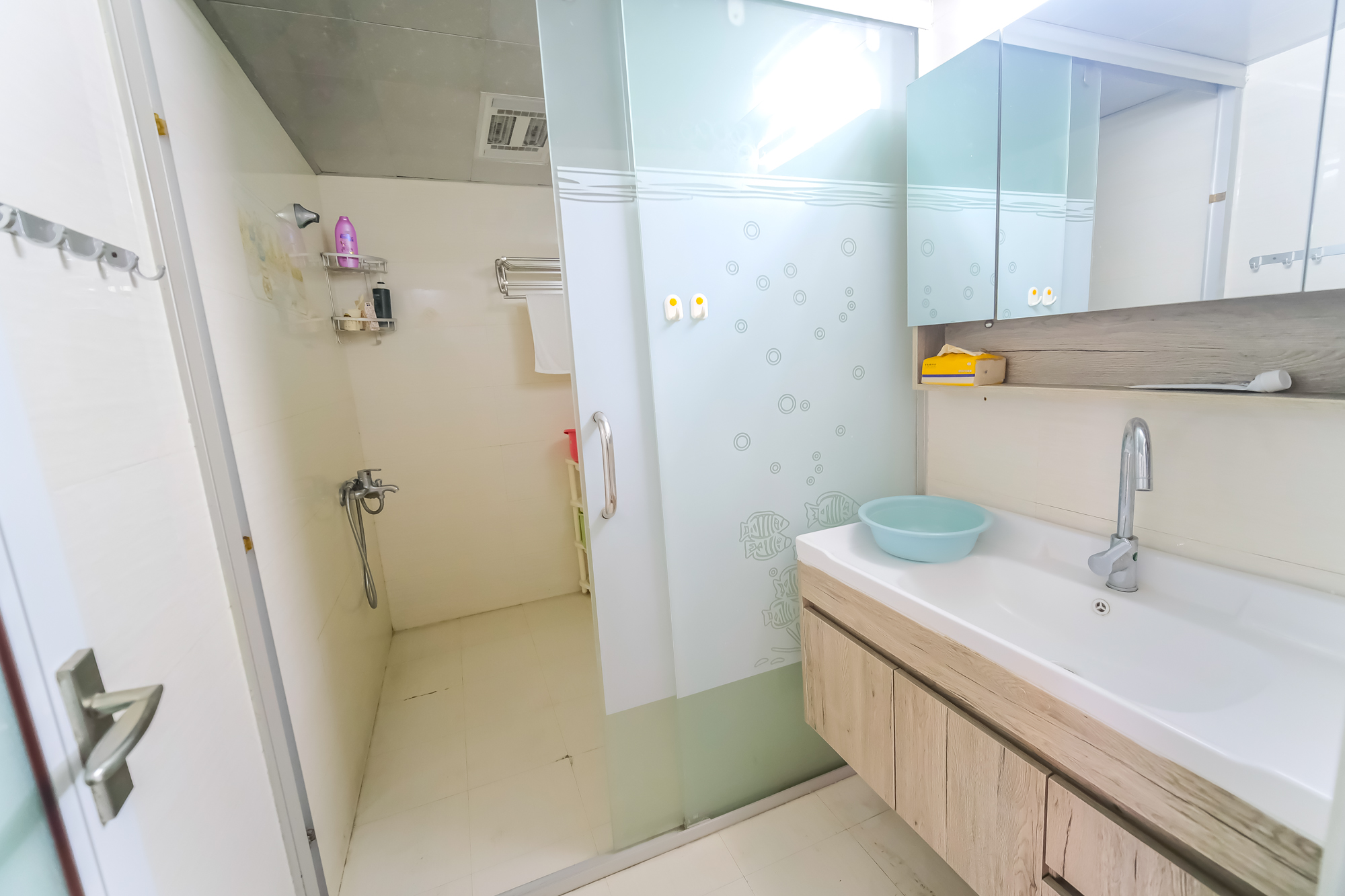 三一街区 3室2厅1卫 56.0万 三一街区 3室2厅1卫 56.0万卫生间