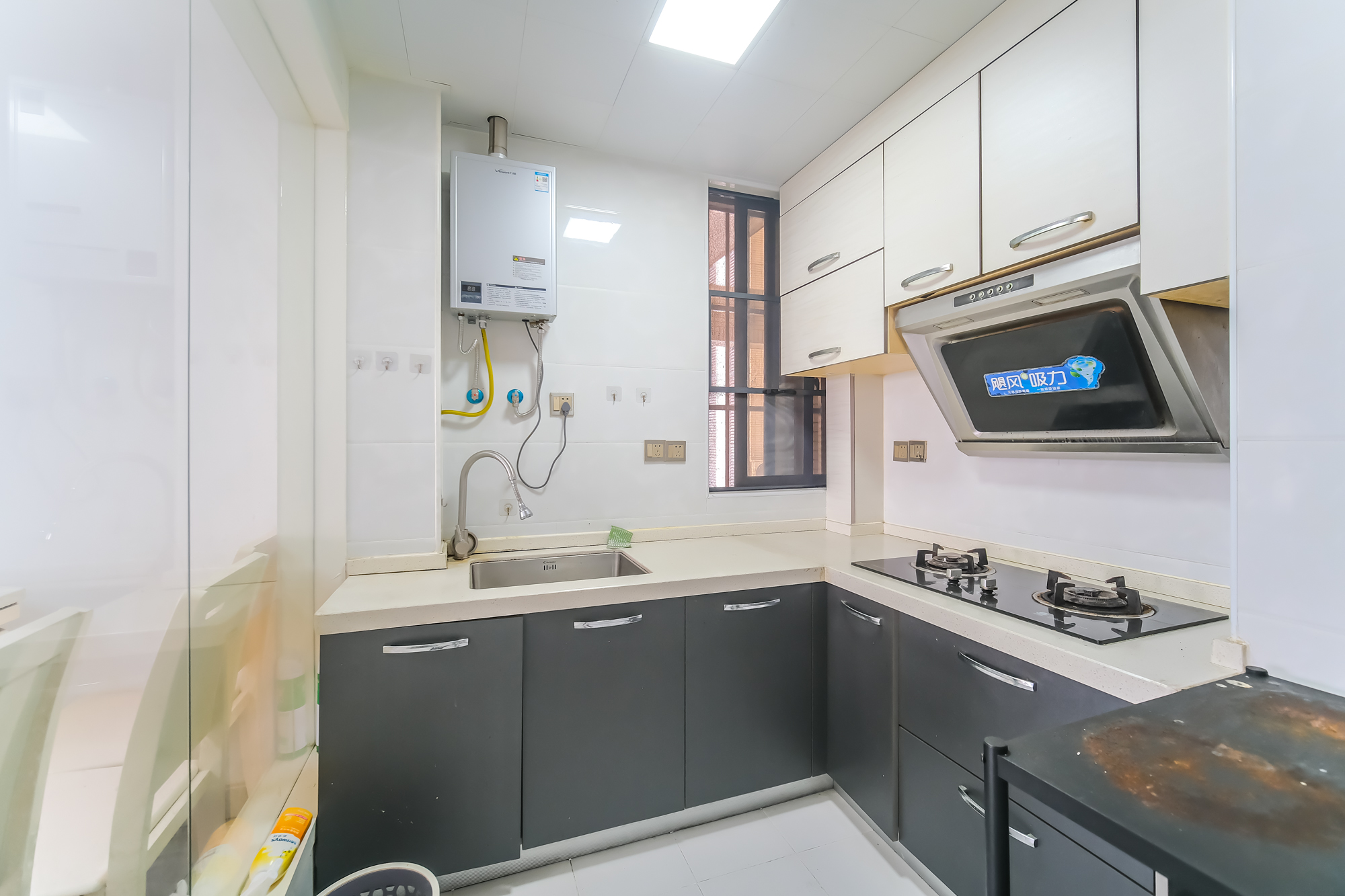 花样年华  3室2厅1卫    68.0万 花样年华  3室2厅1卫    68.0万厨房