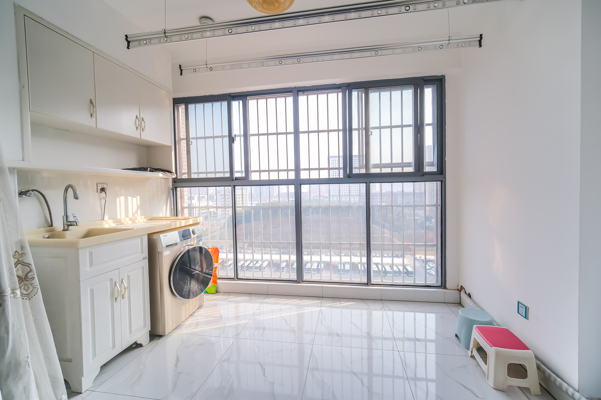 花样年华  3室2厅1卫    68.0万 花样年华  3室2厅1卫    68.0万阳台