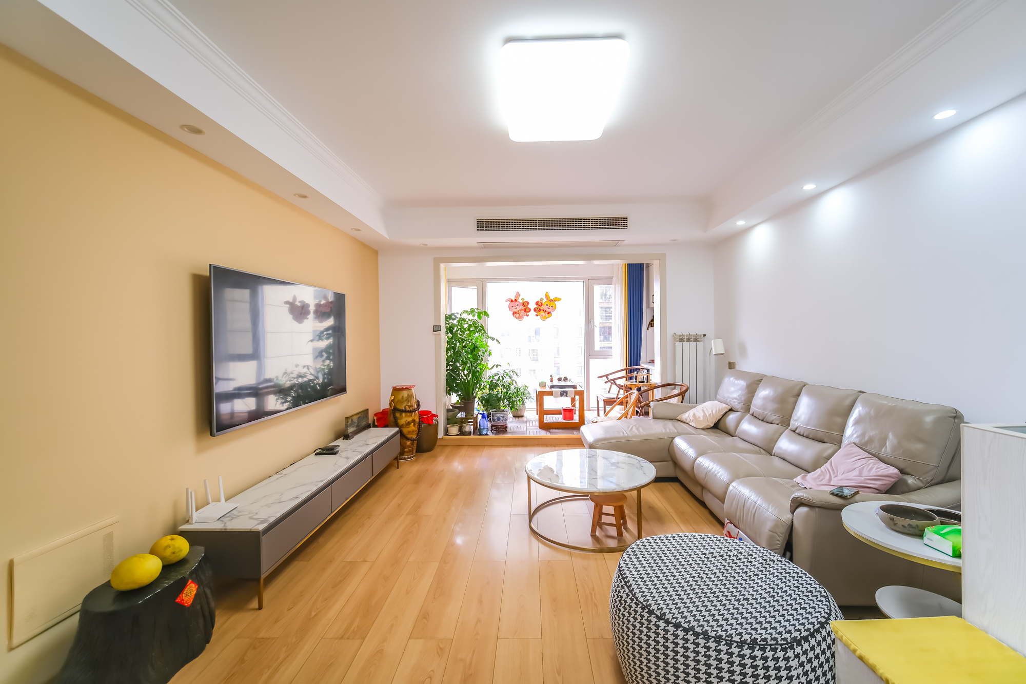 星城春晓  3室2厅2卫    90.0万客厅