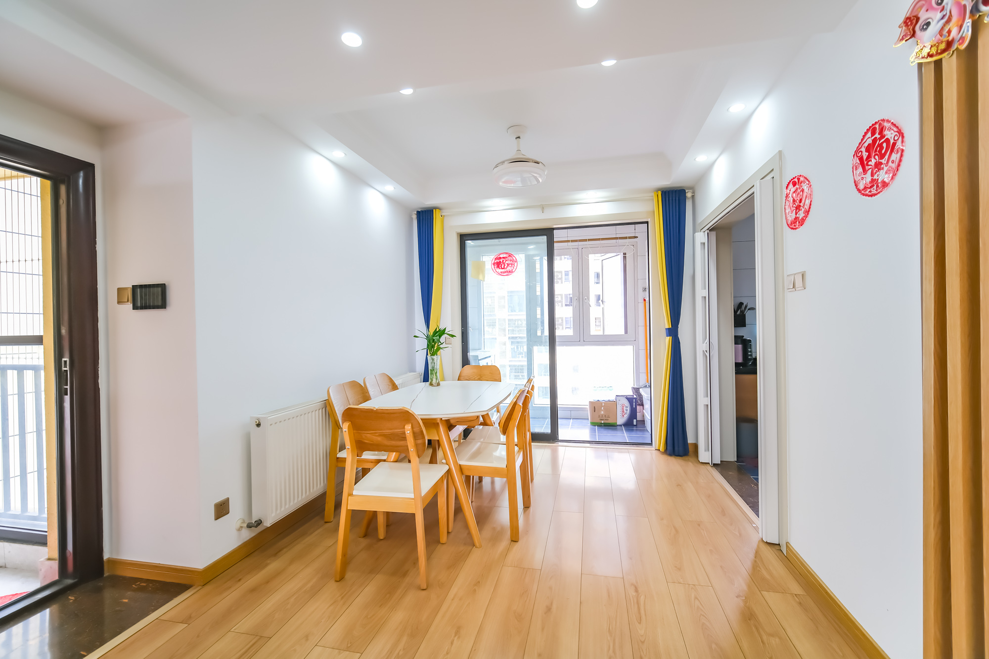 星城春晓  3室2厅2卫    90.0万客厅