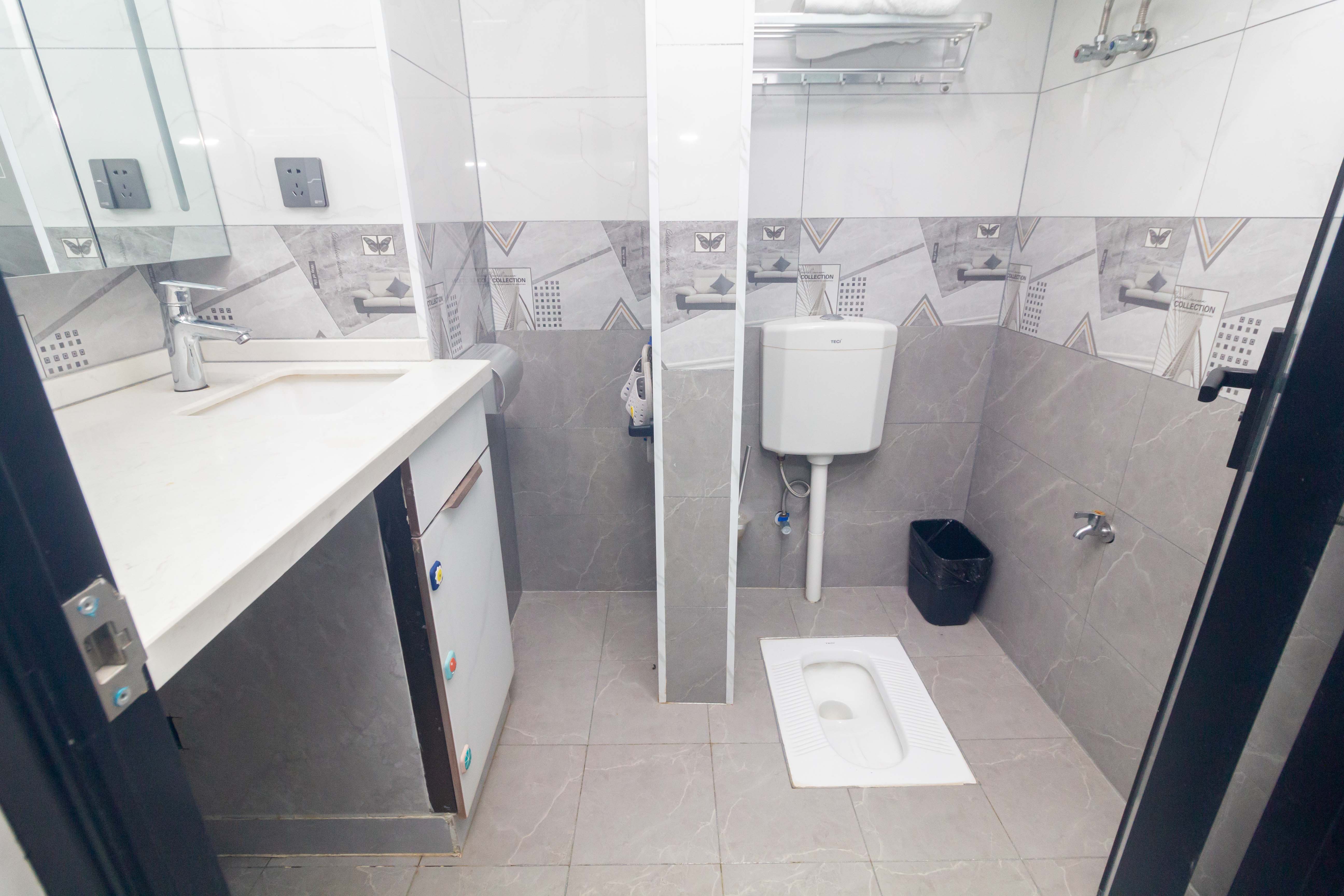 金科天悦(金科美邻汇) 1室1厅1卫 37.8万 金科天悦(金科美邻汇) 1室1厅1卫 37.8万卫生间