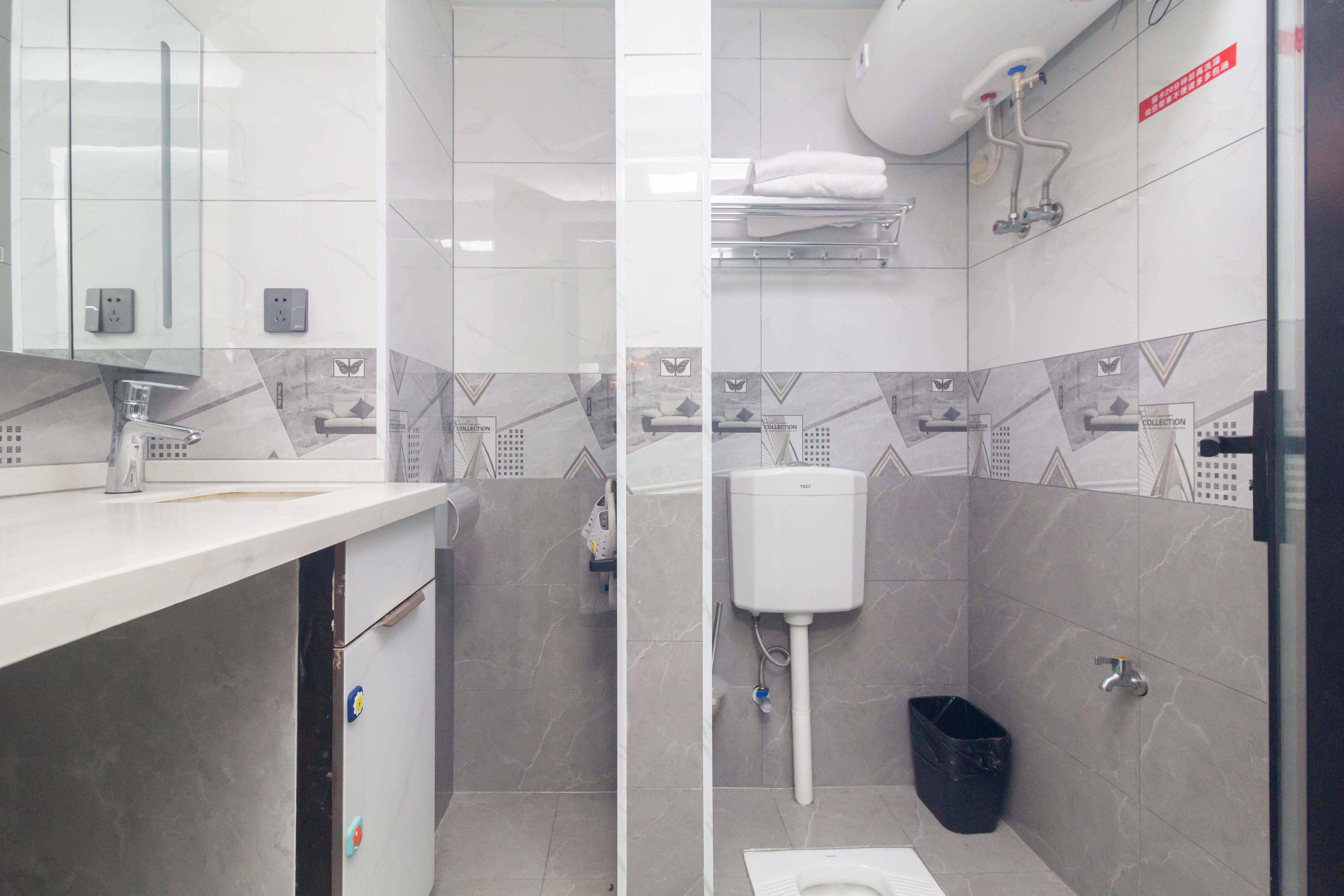 金科天悦(金科美邻汇) 1室1厅1卫 37.8万 金科天悦(金科美邻汇) 1室1厅1卫 37.8万卫生间