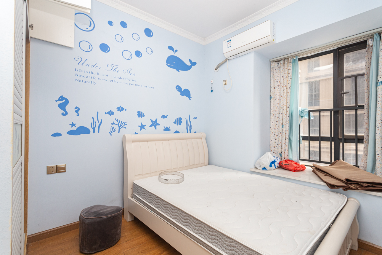 名家翡翠花园 3室2厅1卫 85.0万 名家翡翠花园 3室2厅1卫 85.0万卧室