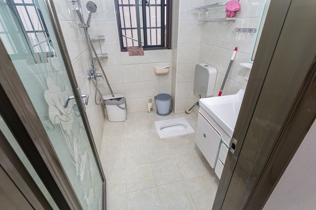 名家翡翠花园 3室2厅1卫 85.0万 名家翡翠花园 3室2厅1卫 85.0万卫生间