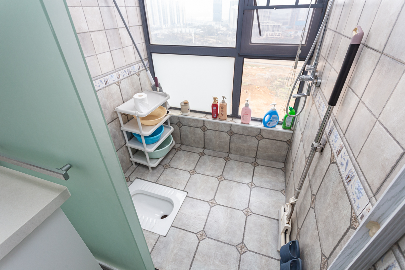 勤诚达新界  5室2厅2卫    118.0万 勤诚达新界  5室2厅2卫    118.0万卫生间