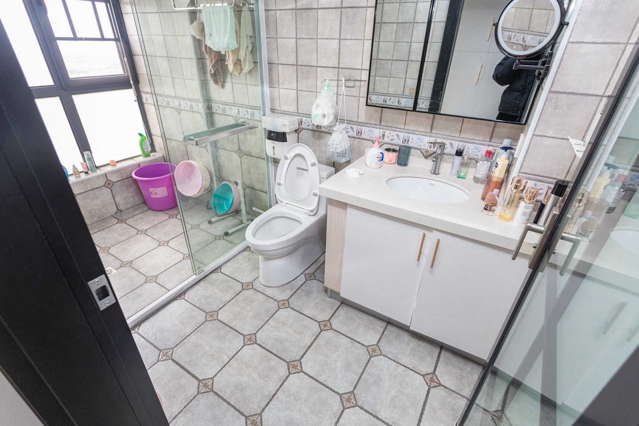 勤诚达新界  5室2厅2卫    118.0万 勤诚达新界  5室2厅2卫    118.0万卫生间