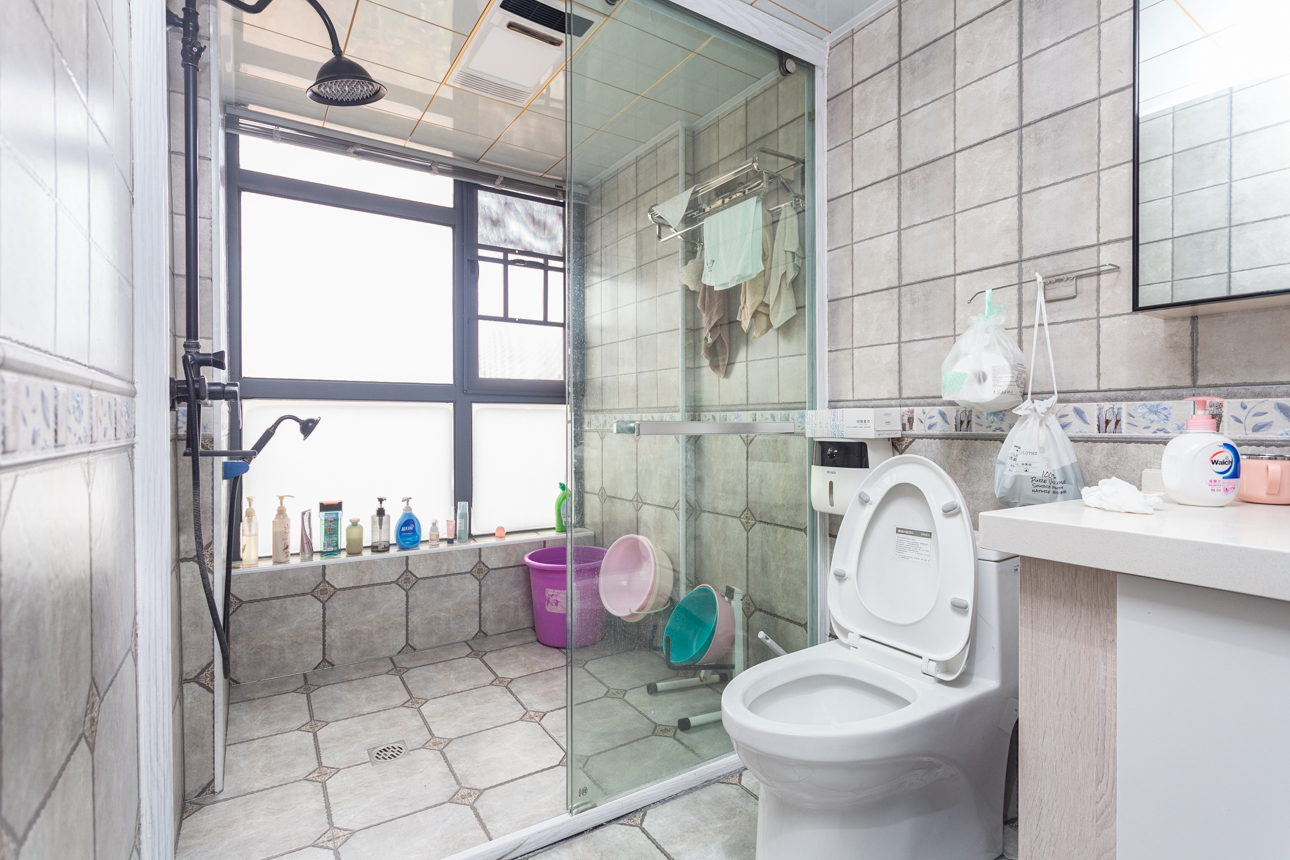 勤诚达新界  5室2厅2卫    118.0万 勤诚达新界  5室2厅2卫    118.0万卫生间