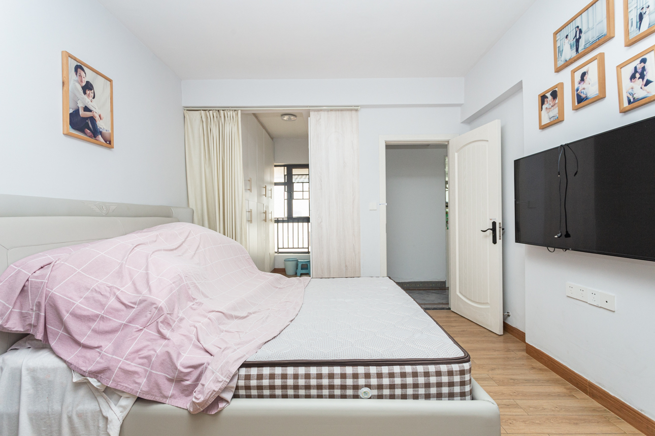 勤诚达新界  5室2厅2卫    118.0万 勤诚达新界  5室2厅2卫    118.0万卧室