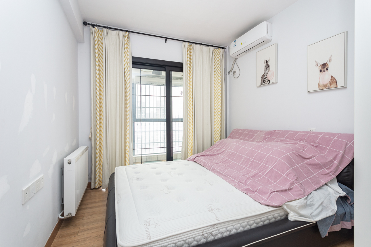 勤诚达新界  5室2厅2卫    118.0万 勤诚达新界  5室2厅2卫    118.0万卧室