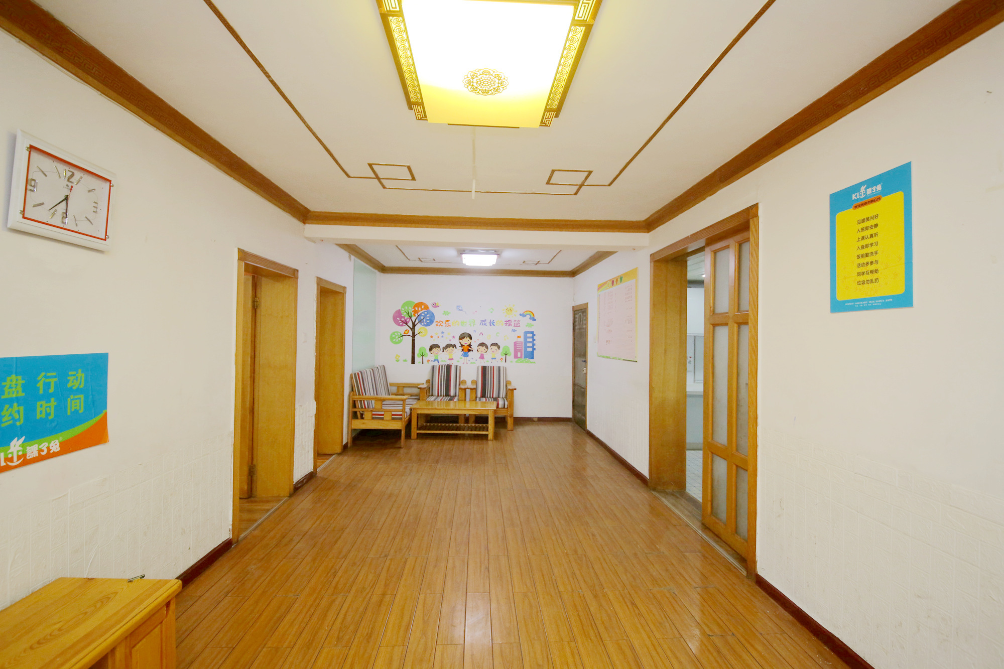 育英小学宿舍  3室1厅1卫   80.00万客厅