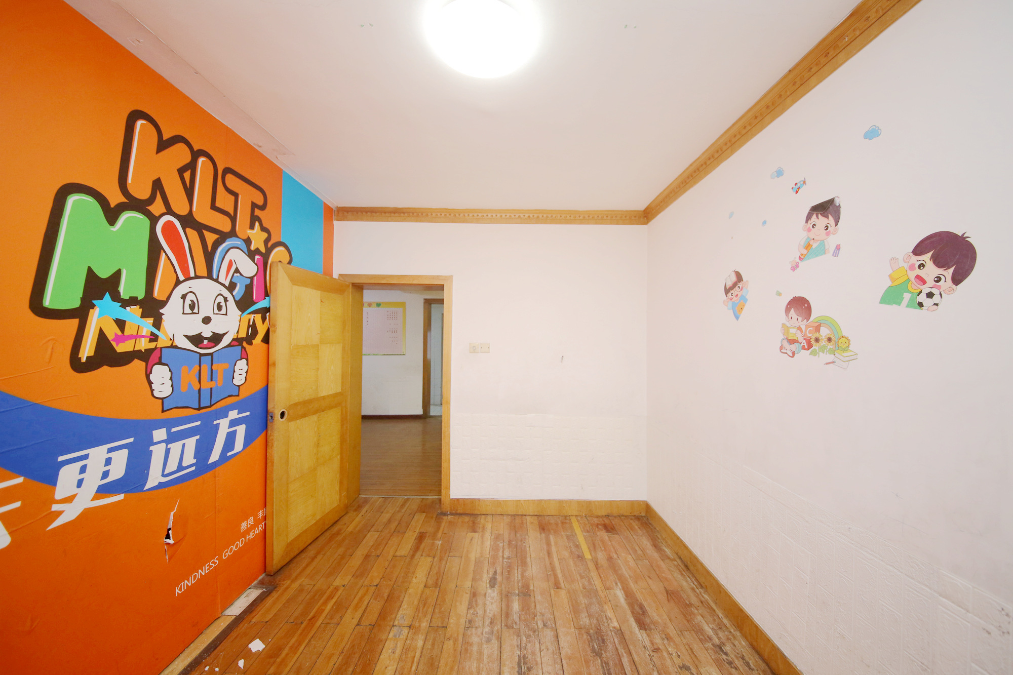 育英小学宿舍  3室1厅1卫   80.00万卧室