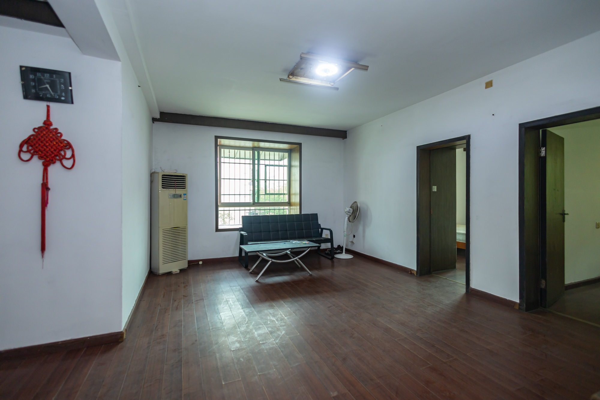 中南汽车世界  3室2厅2卫    50.0万 中南汽车世界  3室2厅2卫    50.0万