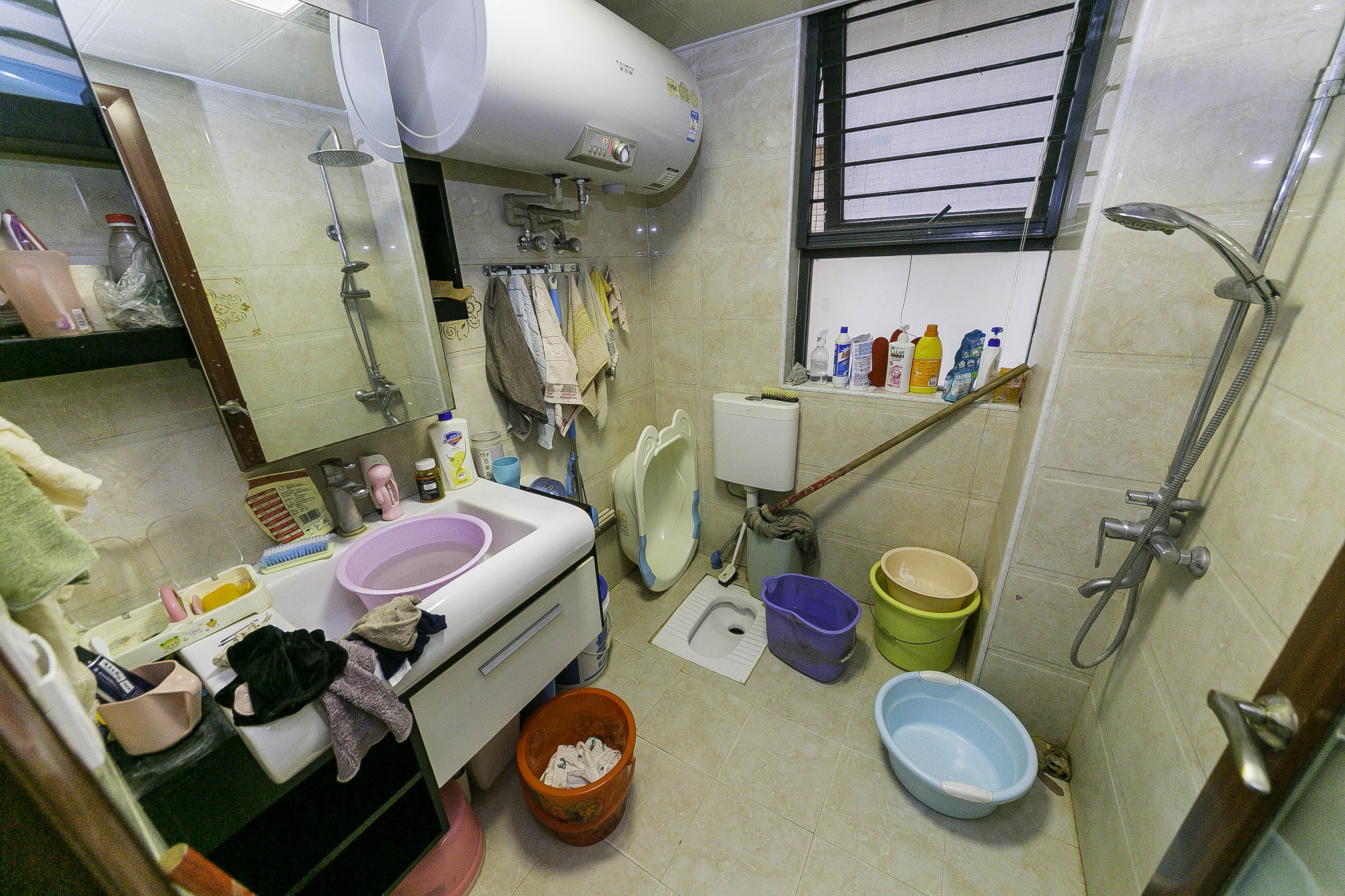 湘江雅颂居  3室2厅2卫   170.00万卫生间