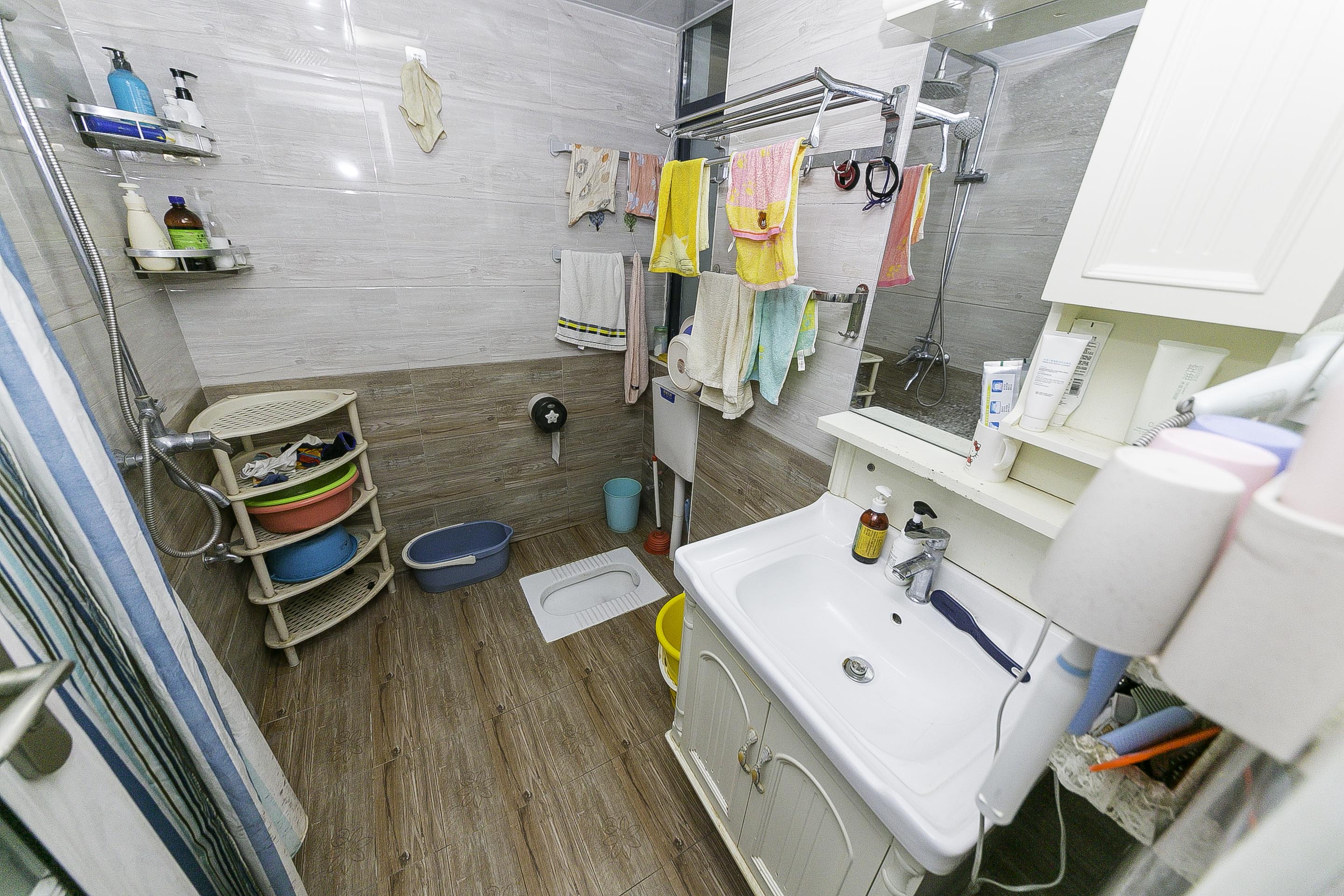湘府9号  2室2厅1卫   90.00万卫生间