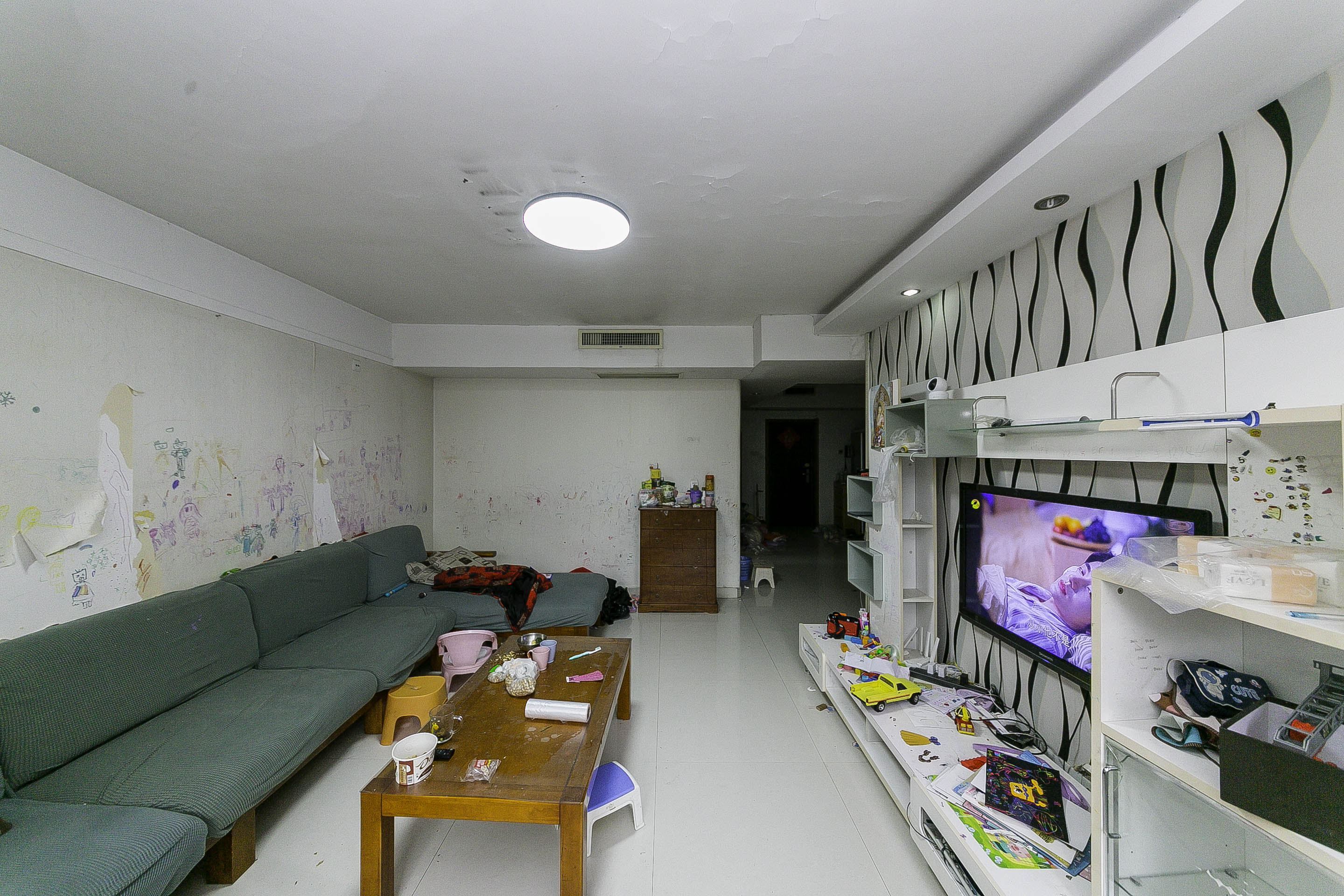 富景园  3室2厅2卫   99.00万客厅