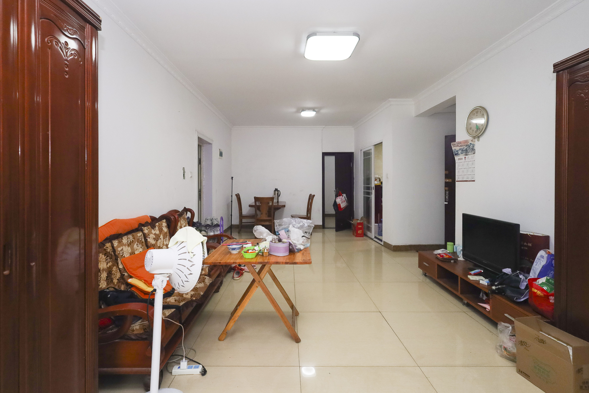 极目楚天 2室1厅1卫 60.8万 极目楚天 2室1厅1卫 60.8万客厅