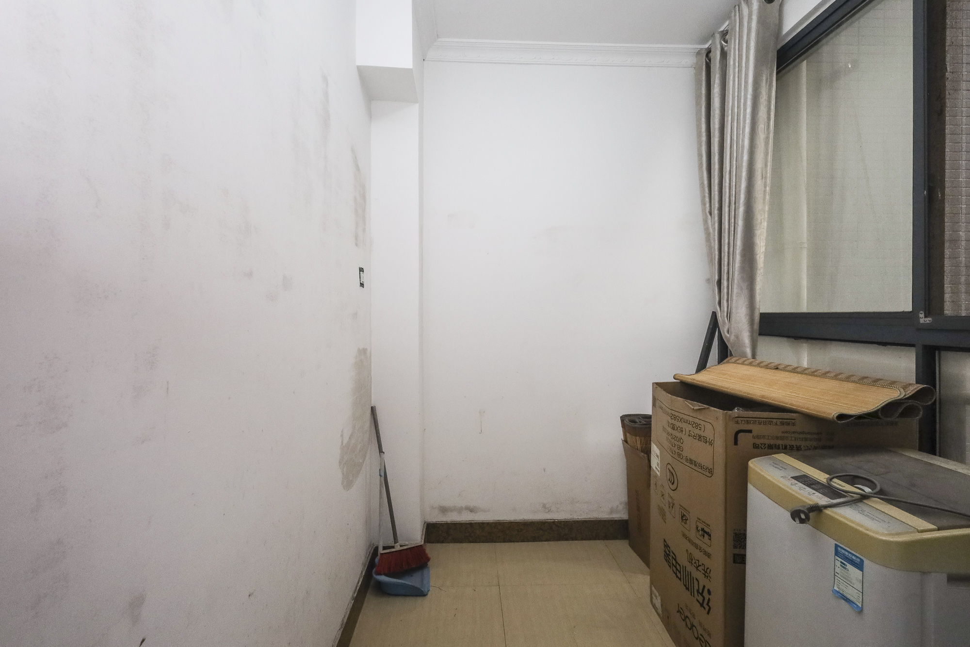 极目楚天 2室1厅1卫 60.8万 极目楚天 2室1厅1卫 60.8万阳台