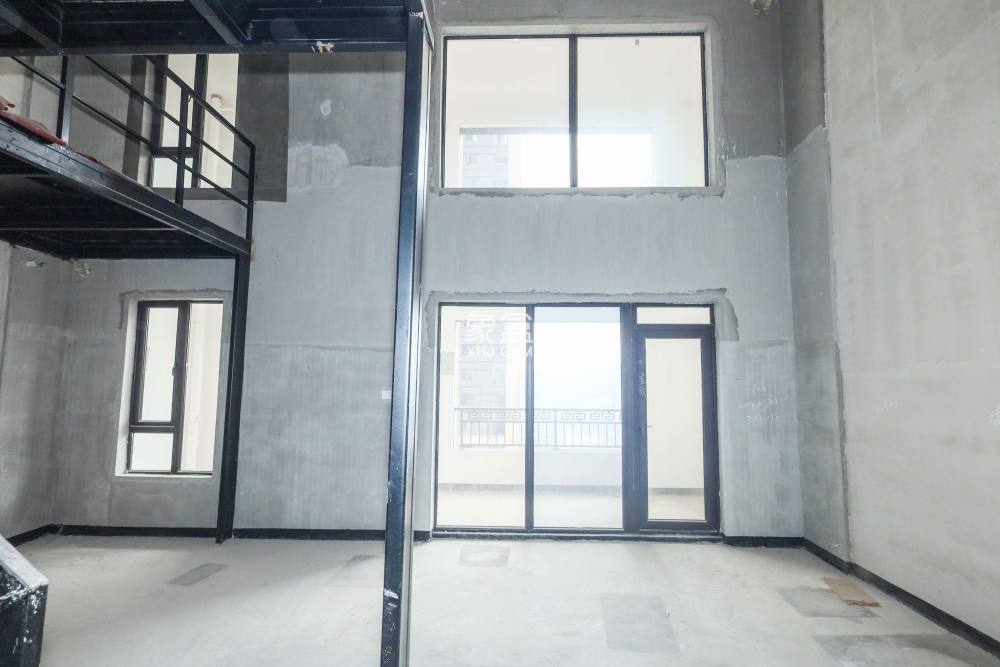 建发央著  4室2厅2卫   220.00万