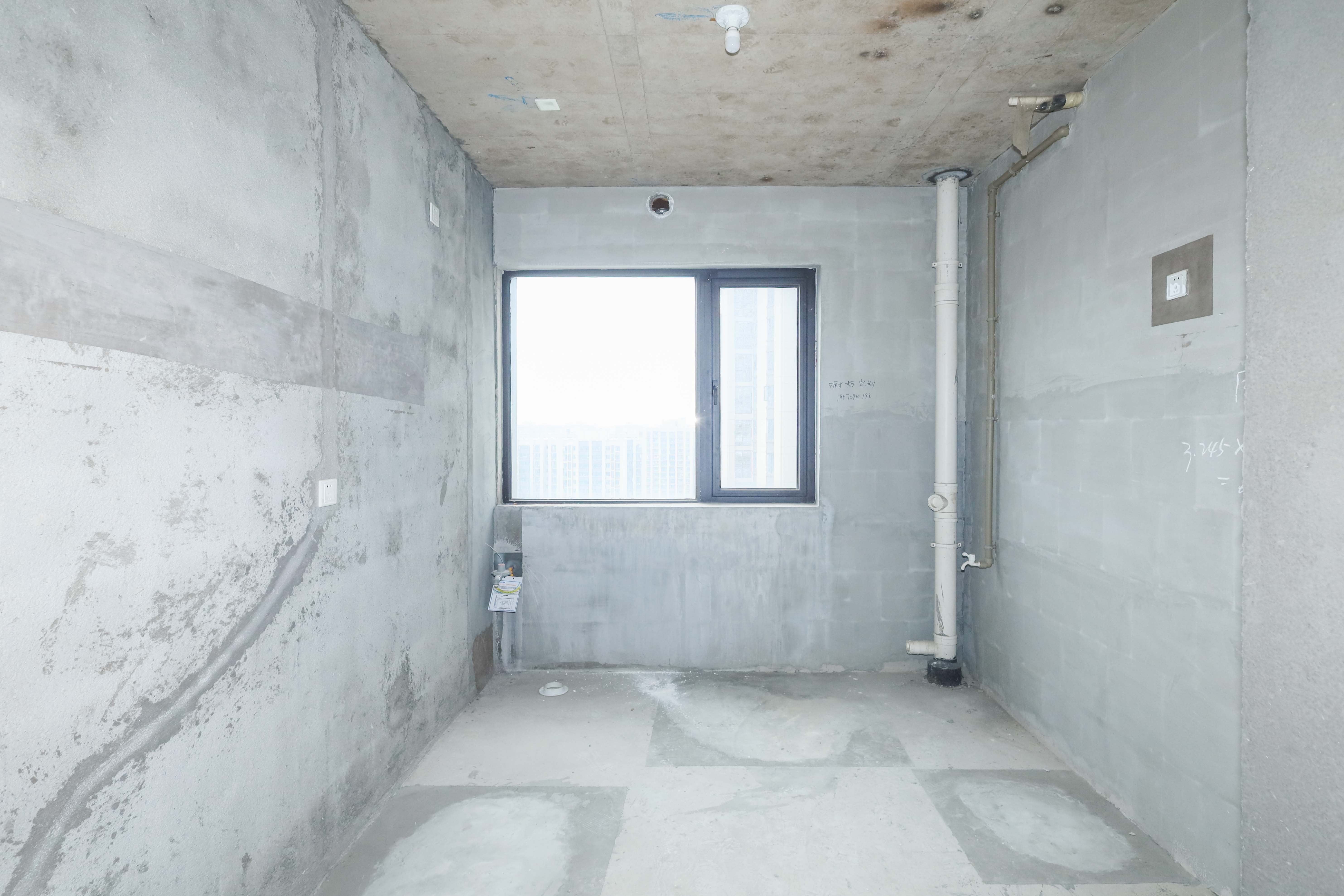 建发央著  4室2厅2卫   220.00万厨房