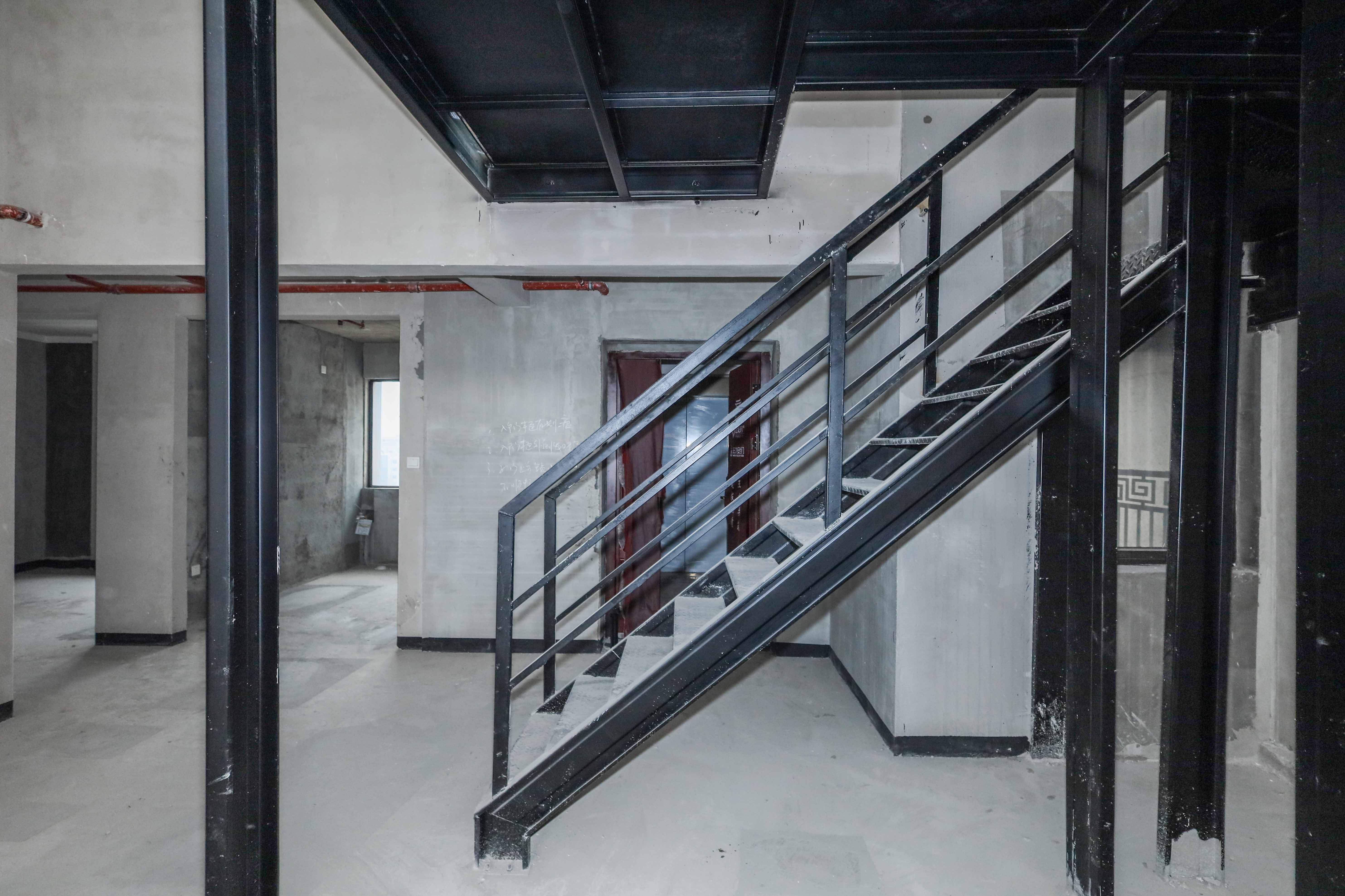 建发央著  4室2厅2卫   220.00万其他