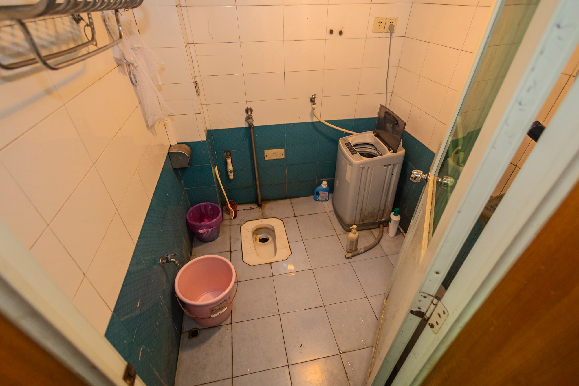 中南汽车世界  2室2厅1卫    36.0万 中南汽车世界  2室2厅1卫    36.0万卫生间