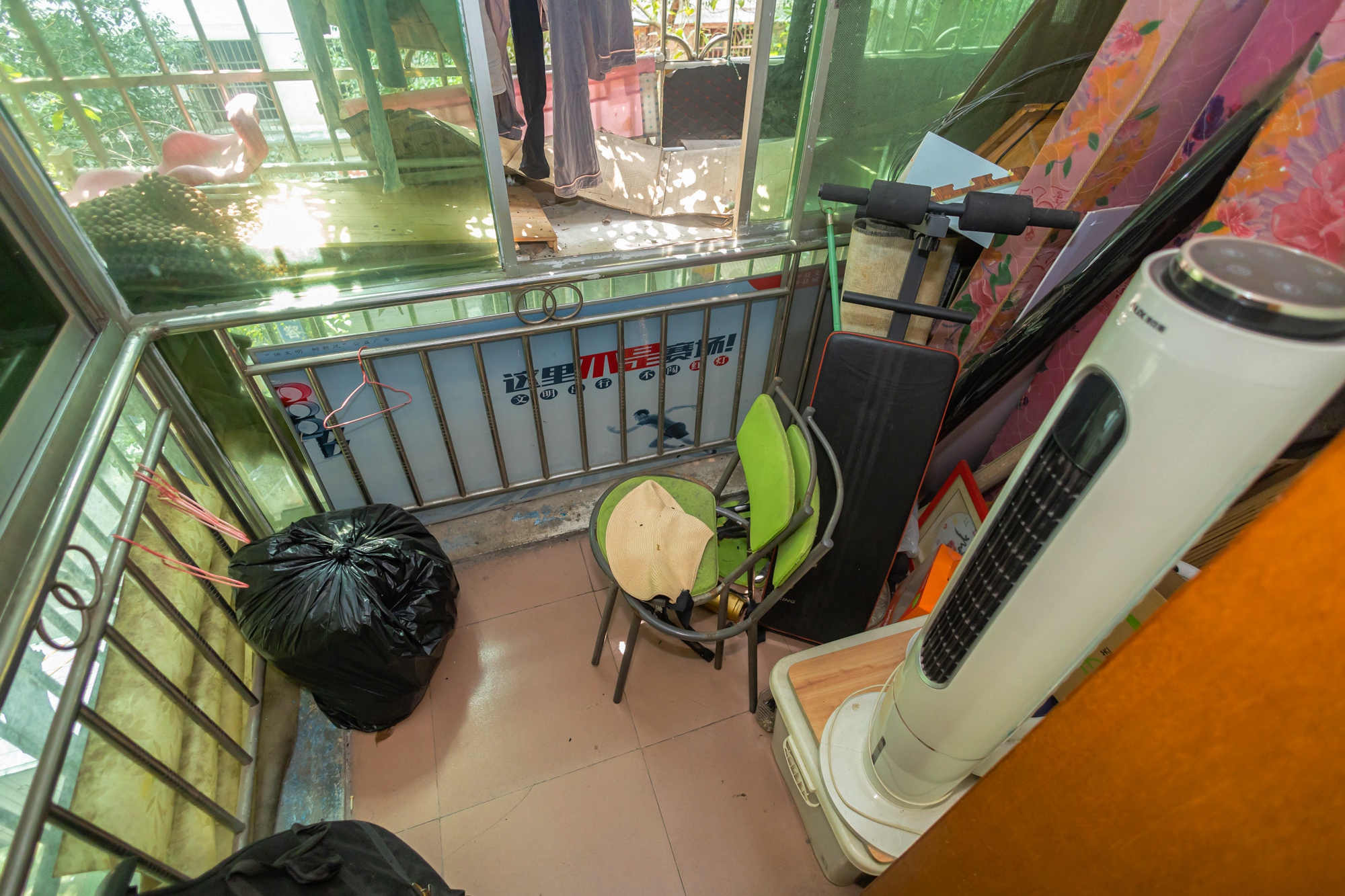 中南汽车世界  2室2厅1卫    36.0万 中南汽车世界  2室2厅1卫    36.0万阳台