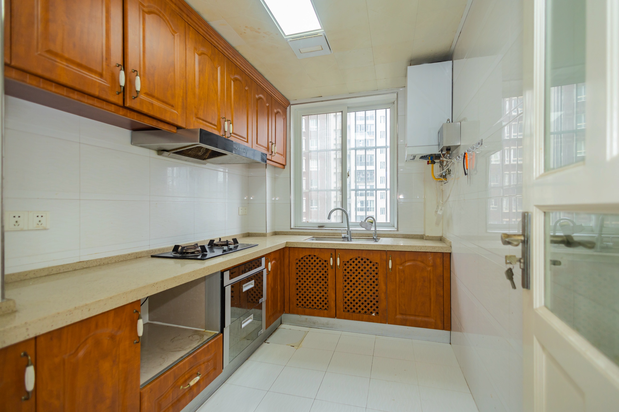 楚天馨苑 4室2厅2卫 82.8万 楚天馨苑 4室2厅2卫 82.8万厨房