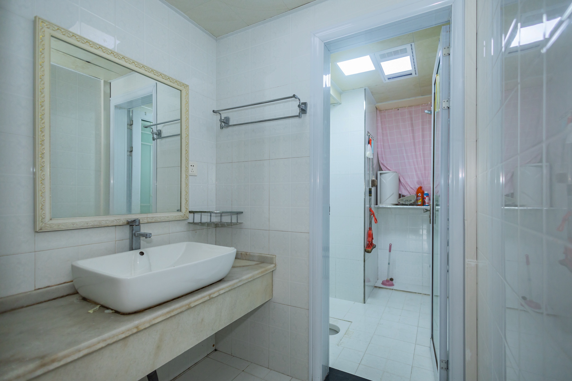 楚天馨苑 4室2厅2卫 82.8万 楚天馨苑 4室2厅2卫 82.8万卫生间