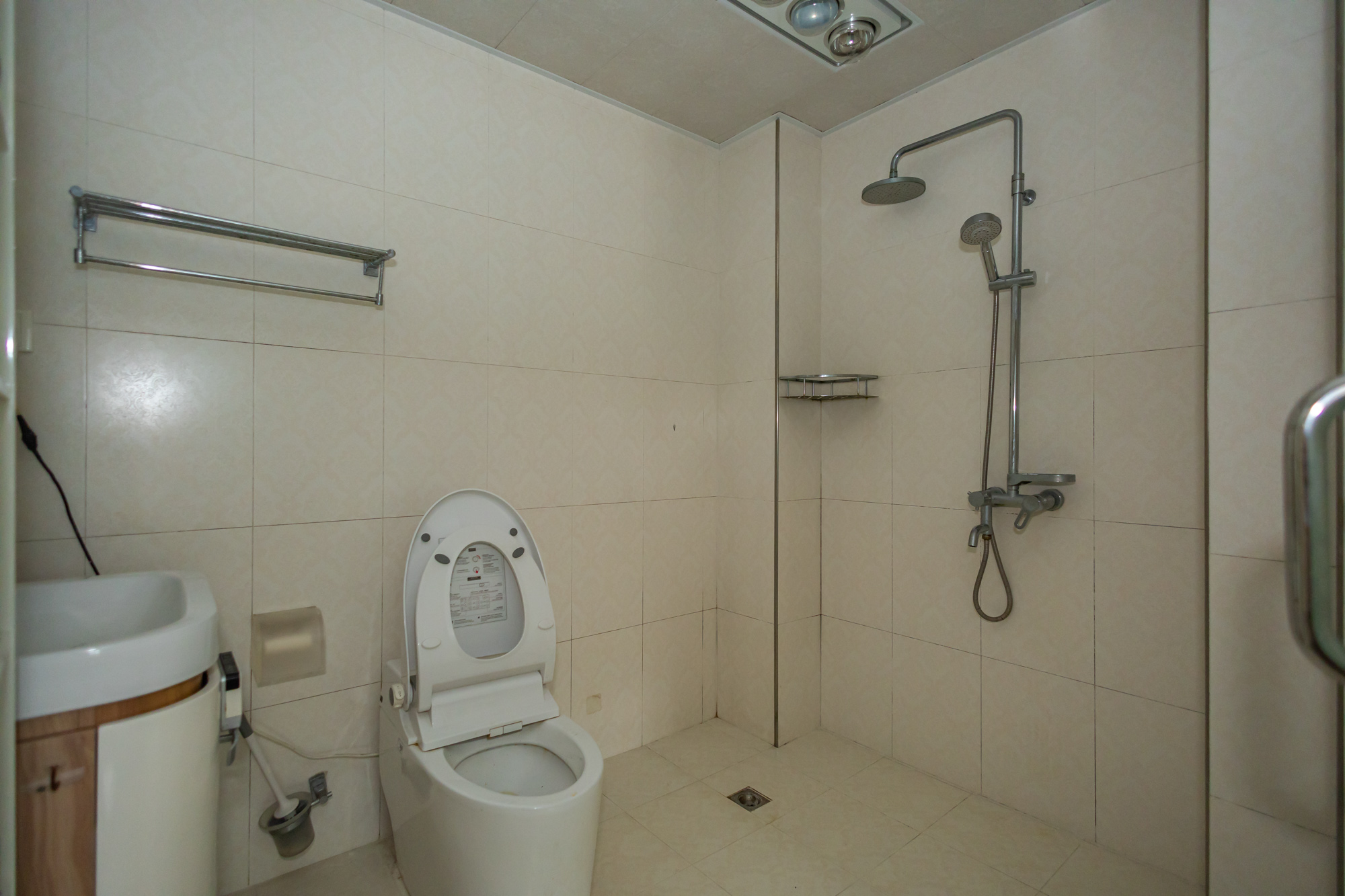 楚天馨苑 4室2厅2卫 82.8万 楚天馨苑 4室2厅2卫 82.8万卫生间