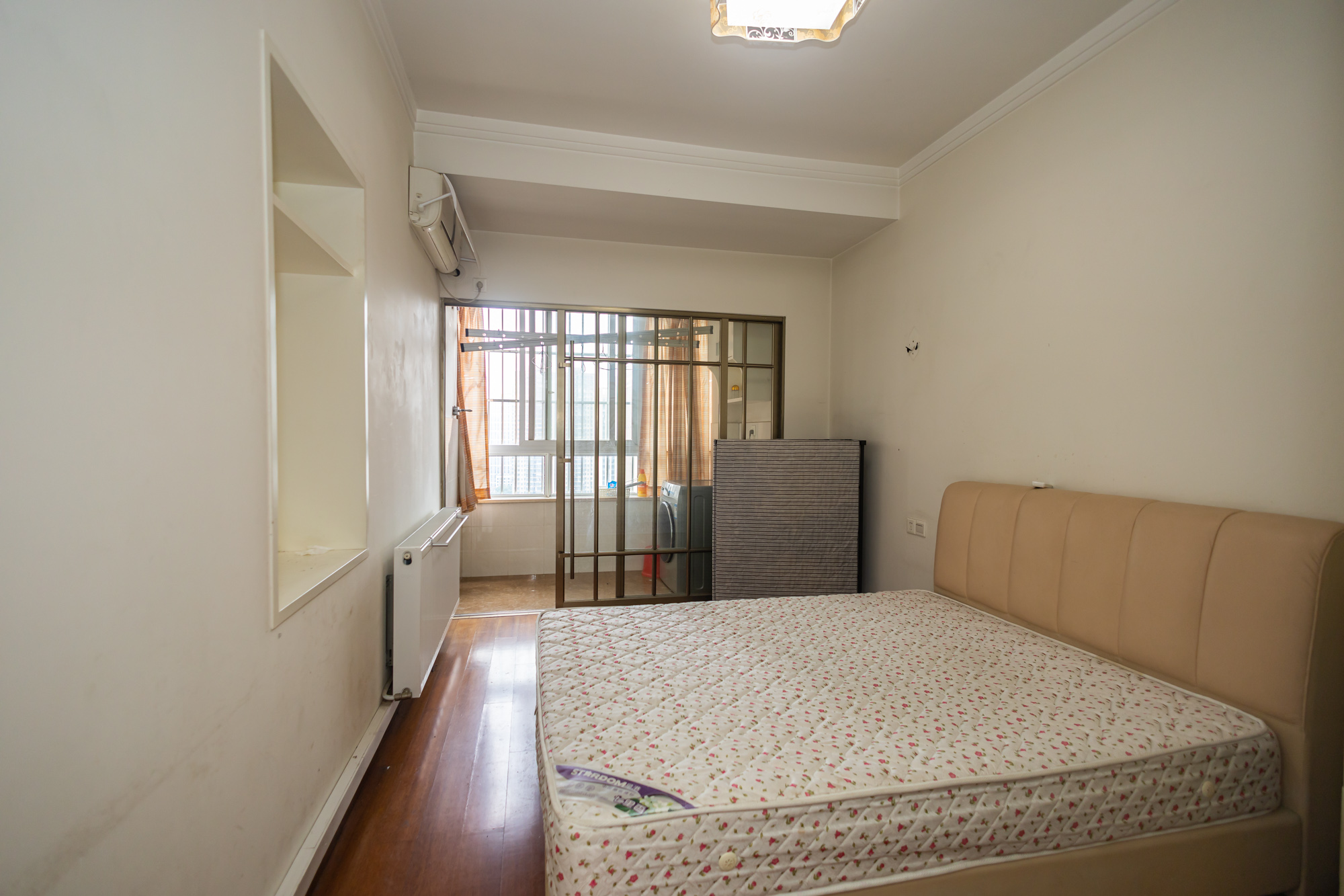 楚天馨苑 4室2厅2卫 82.8万 楚天馨苑 4室2厅2卫 82.8万卧室