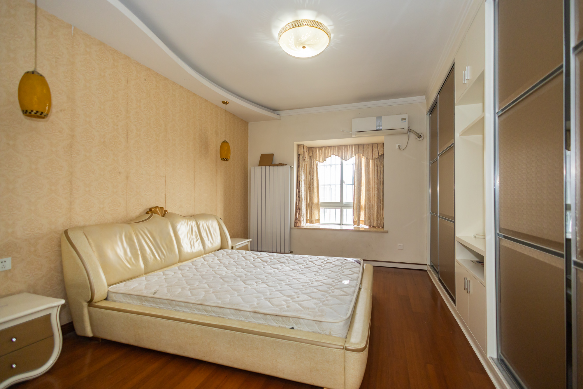 楚天馨苑 4室2厅2卫 82.8万 楚天馨苑 4室2厅2卫 82.8万卧室