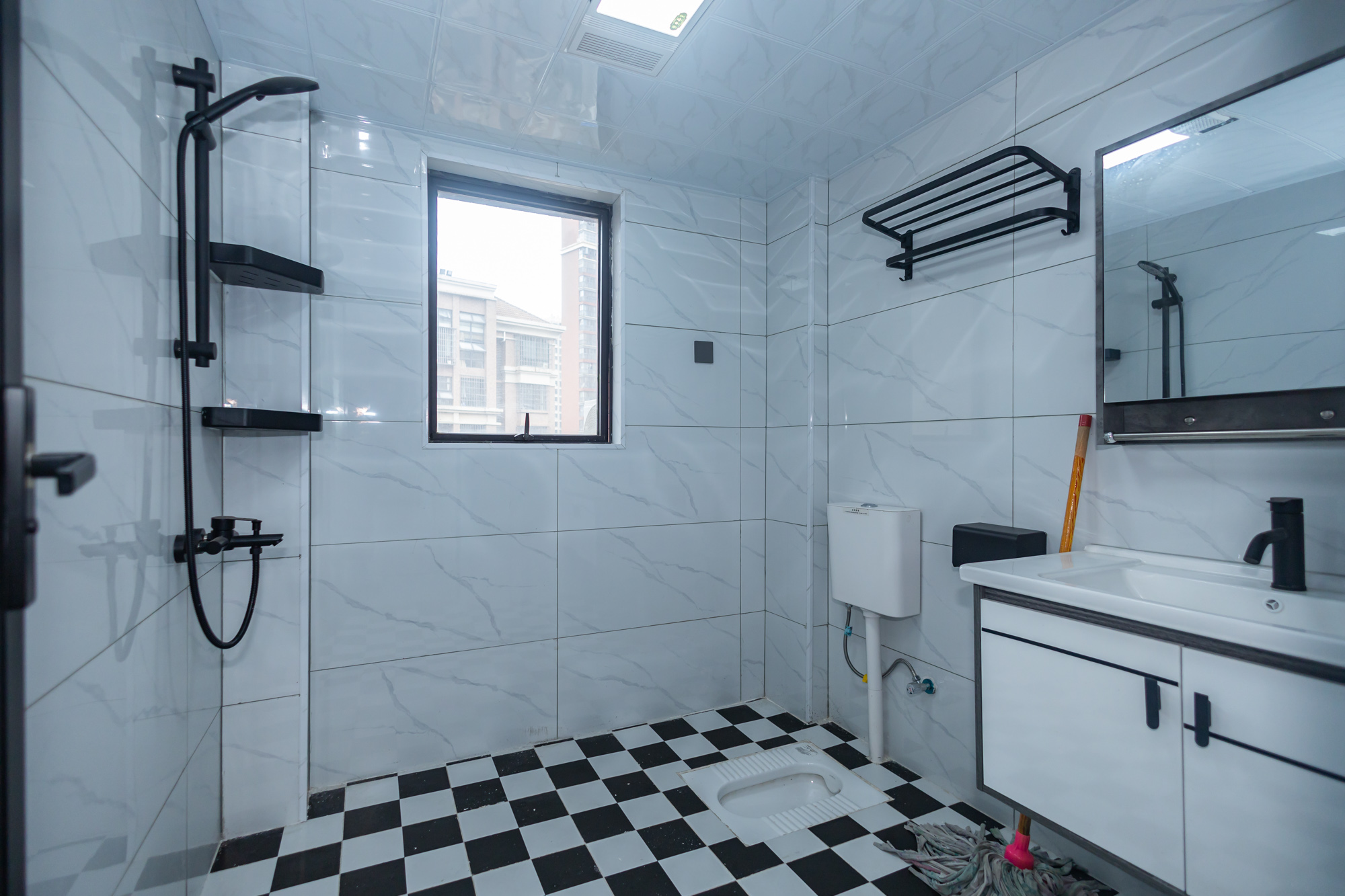 华润凤凰城一期 3室2厅2卫 93.0万 华润凤凰城一期 3室2厅2卫 93.0万卫生间