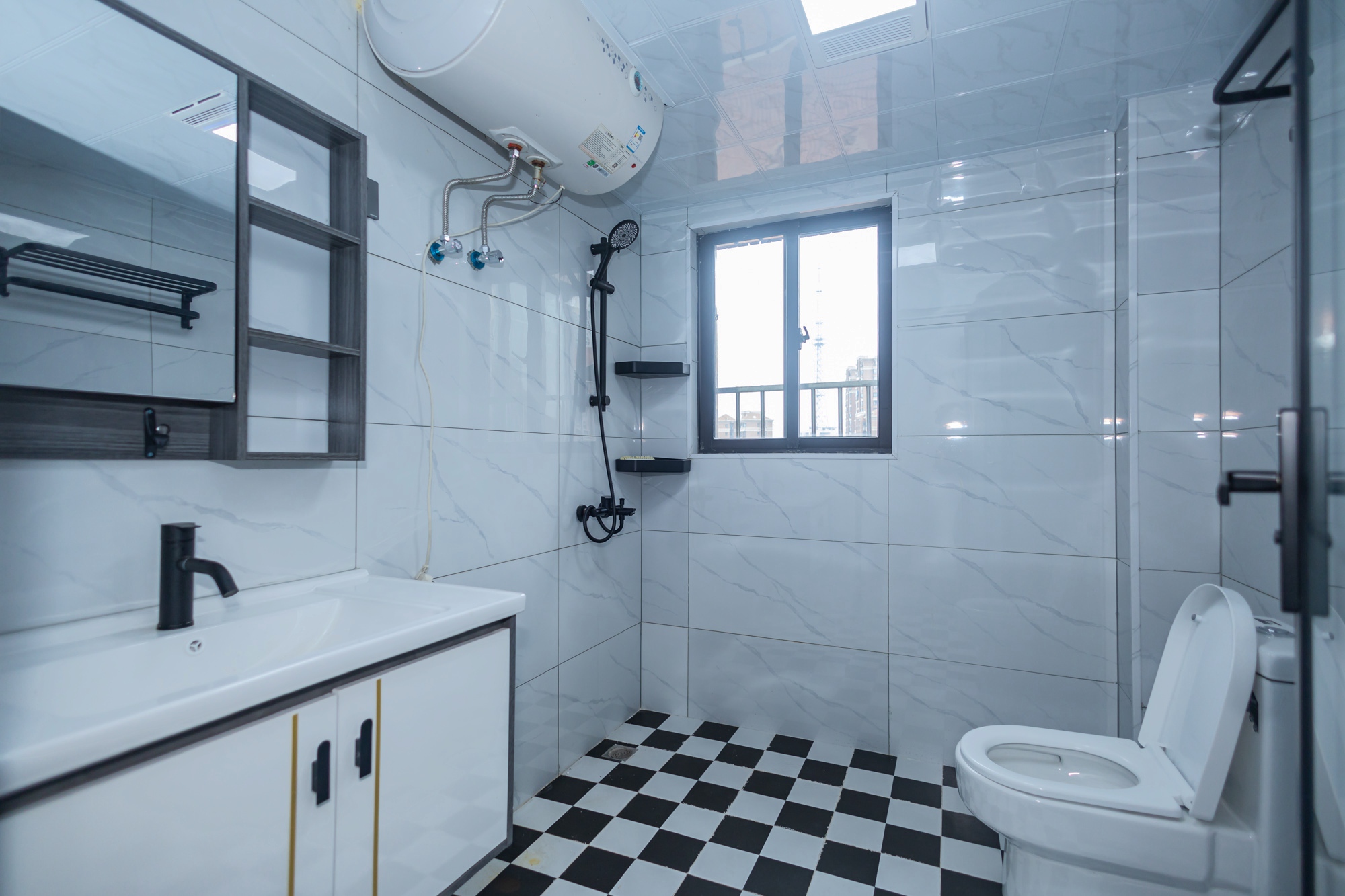 华润凤凰城一期 3室2厅2卫 93.0万 华润凤凰城一期 3室2厅2卫 93.0万卫生间