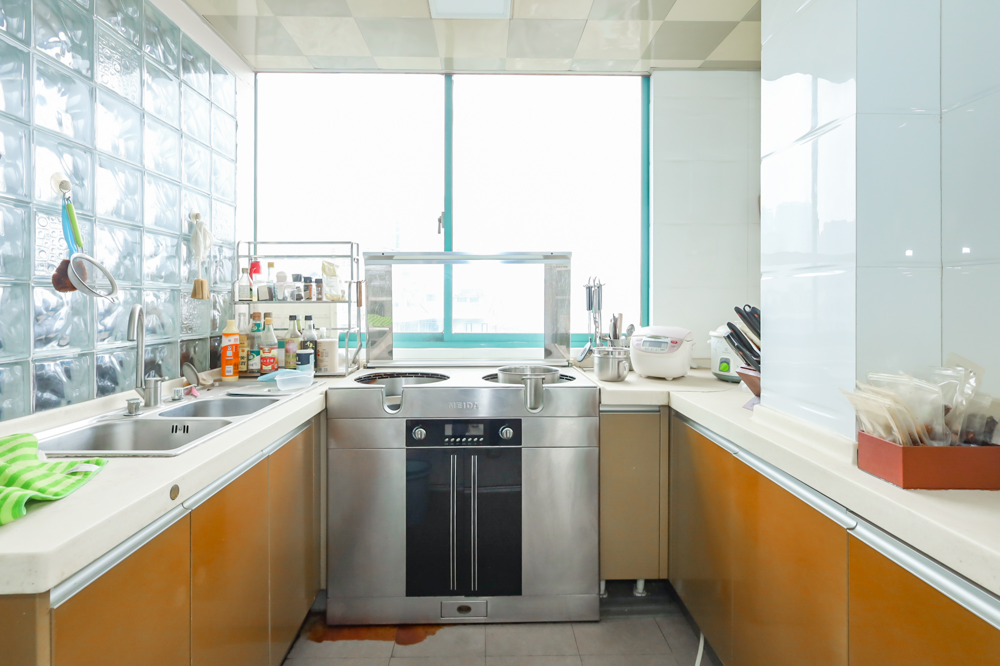 景秀江山  5室2厅3卫    200.0万厨房