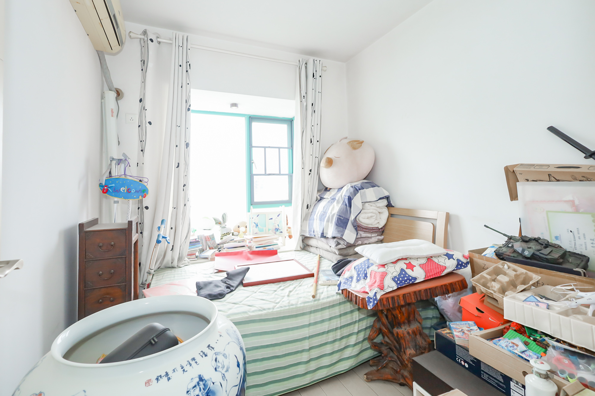 景秀江山  5室2厅3卫    200.0万卧室